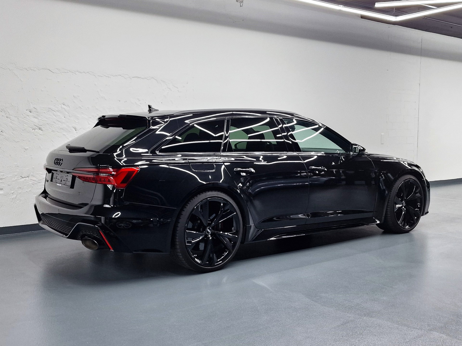AUDI RS6 Avant 4.0 V8 TFSI quattro T-Tronic-showroom-element-2