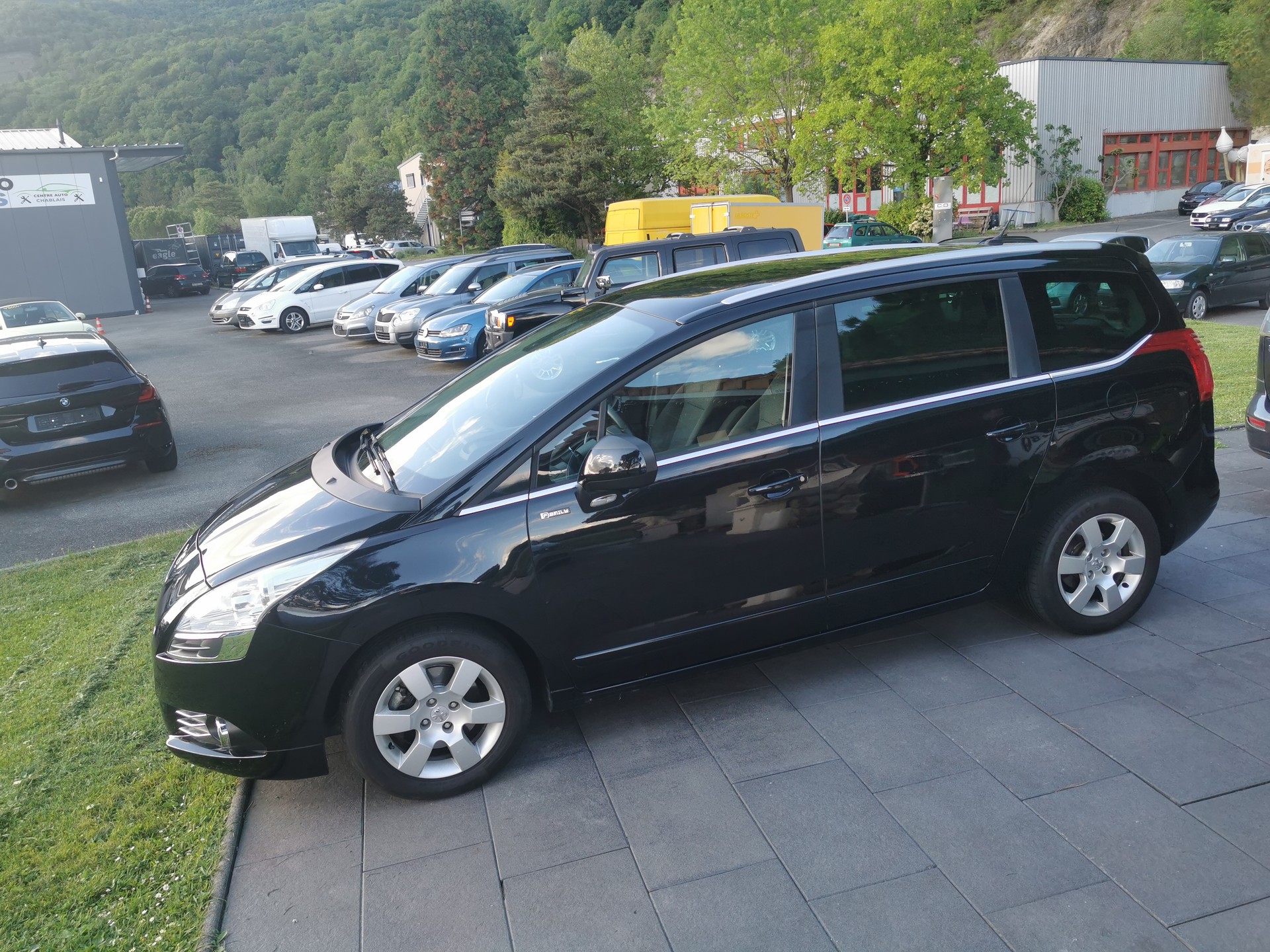 PEUGEOT 5008 1.6 16V T Family Automatic