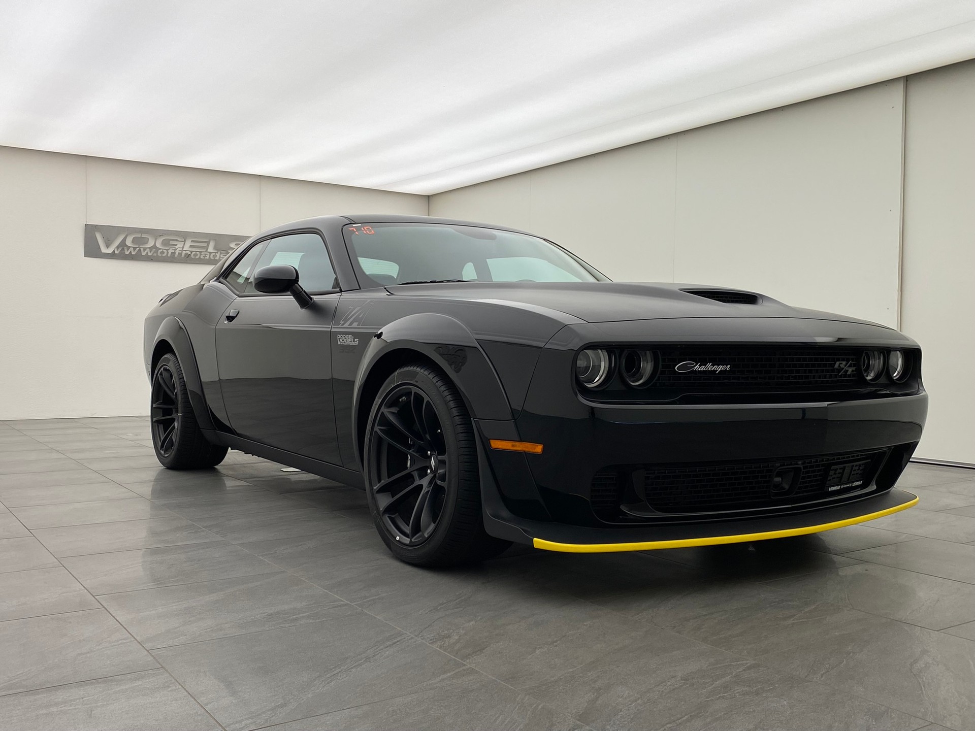 DODGE Challenger T/A 392 WB-showroom-element-2