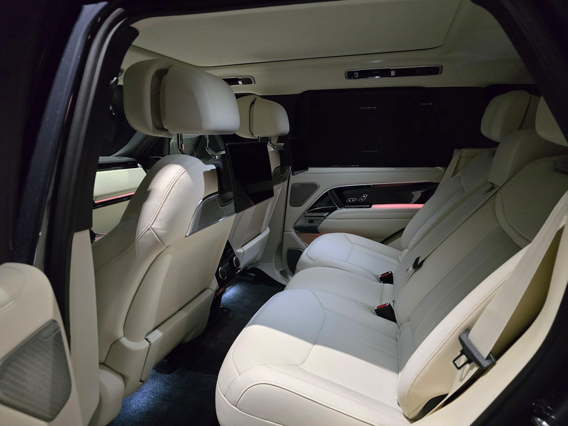 LAND ROVER Range Rover 3.0 D I6 350 Autobiography-showroom-element-2