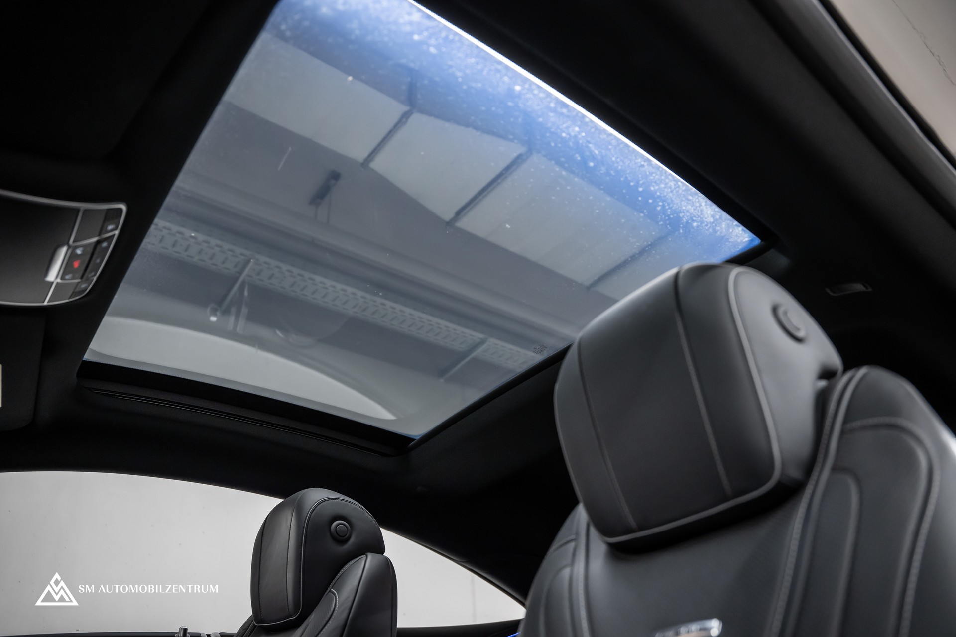 MERCEDES-BENZ S 63 V8 AMG Coupé / Sonderlackierung Designo / Panorama / Burmester-image-34