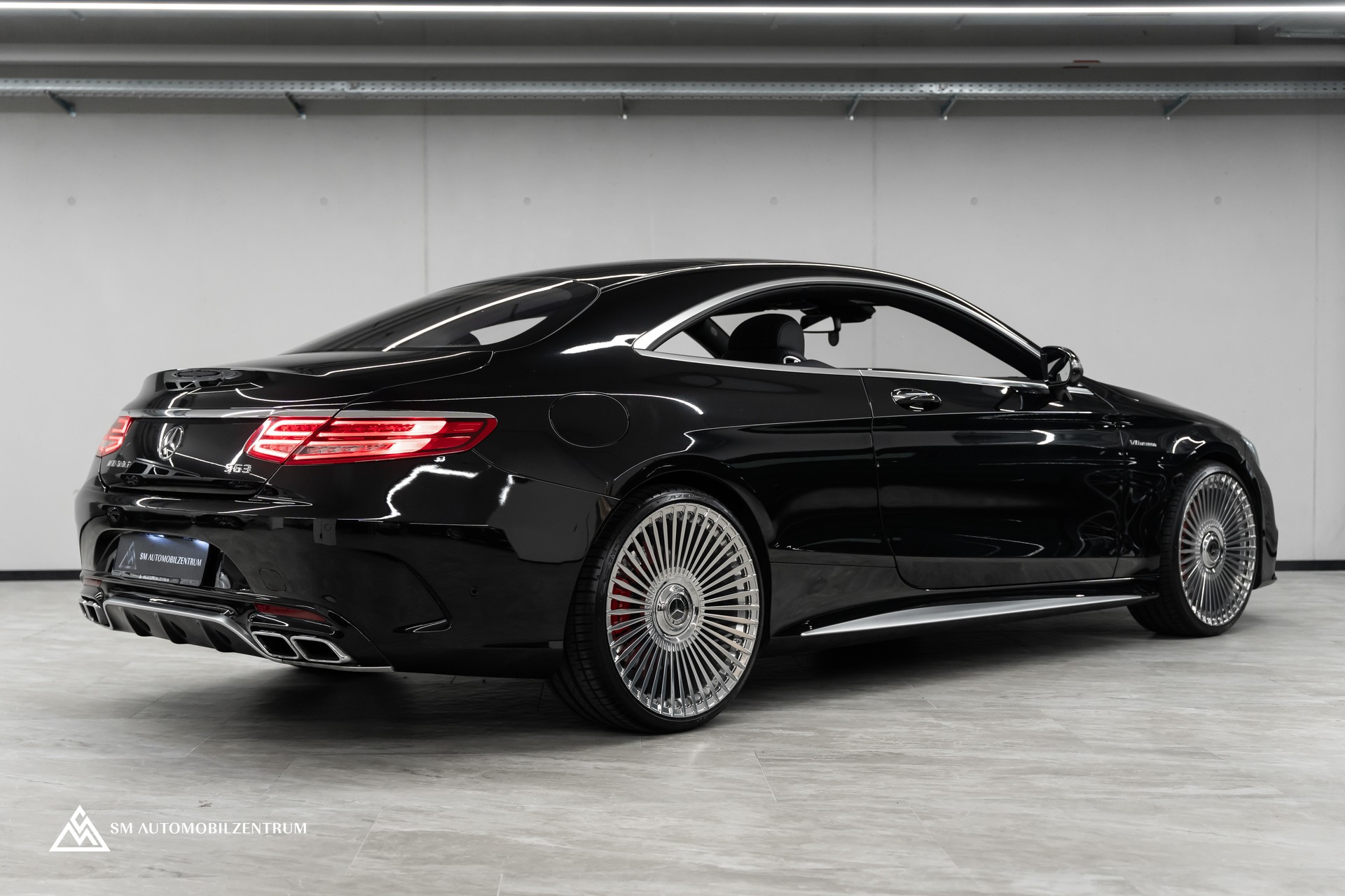 MERCEDES-BENZ S 63 V8 AMG Coupé / Sonderlackierung Designo / Panorama / Burmester-image-7