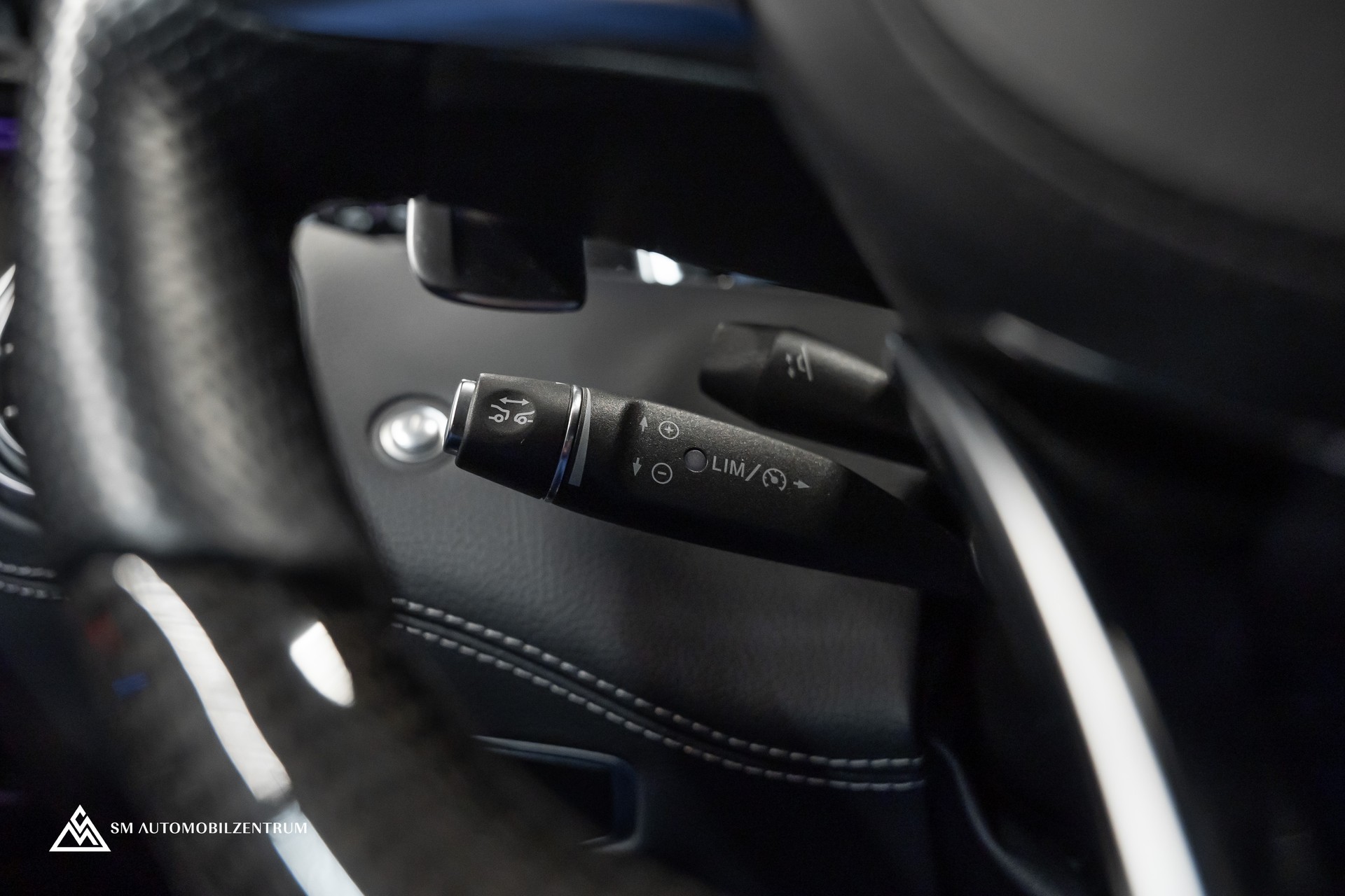 MERCEDES-BENZ S 63 V8 AMG Coupé / Sonderlackierung Designo / Panorama / Burmester-image-22