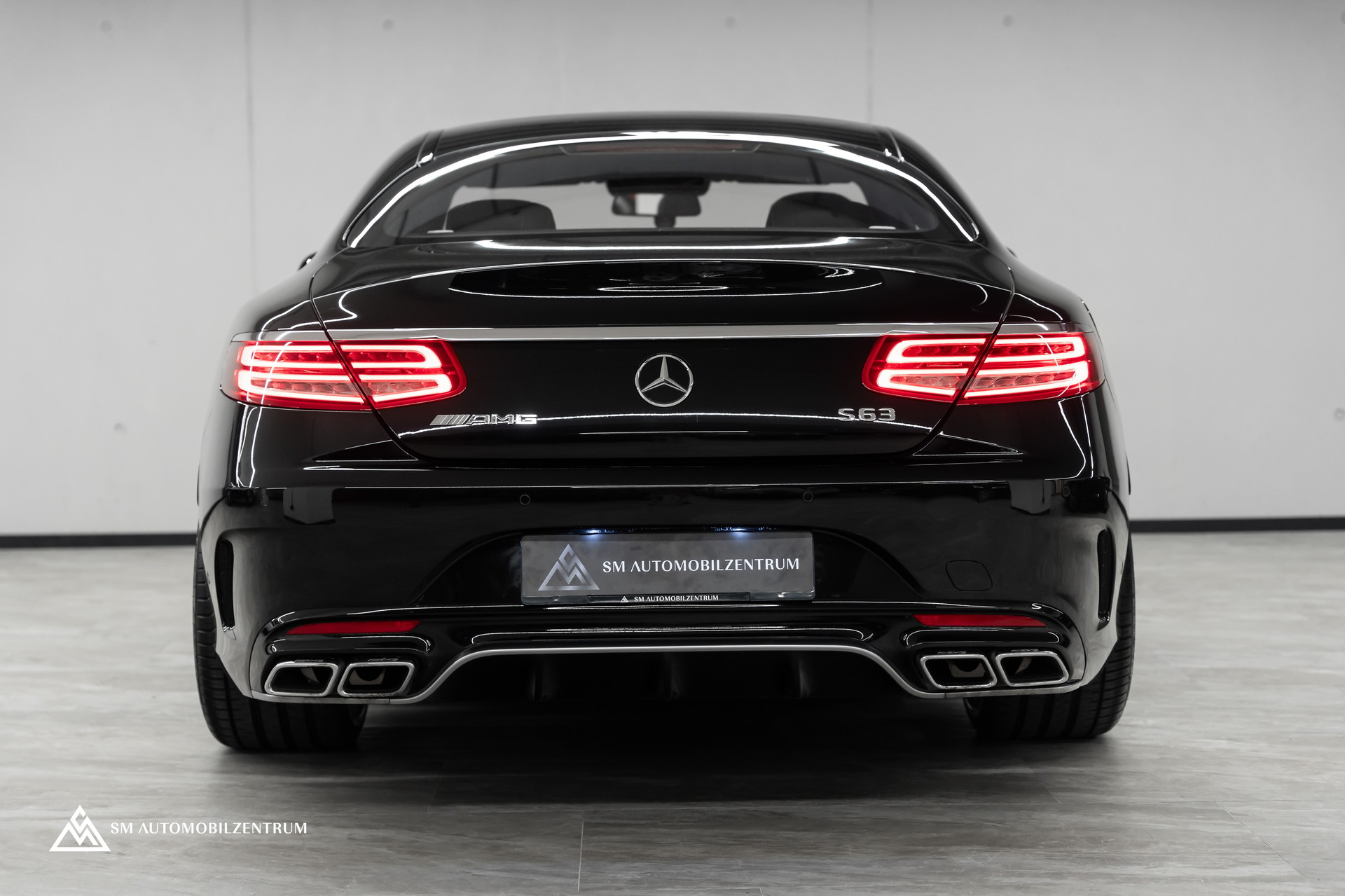 MERCEDES-BENZ S 63 V8 AMG Coupé / Sonderlackierung Designo / Panorama / Burmester-image-10