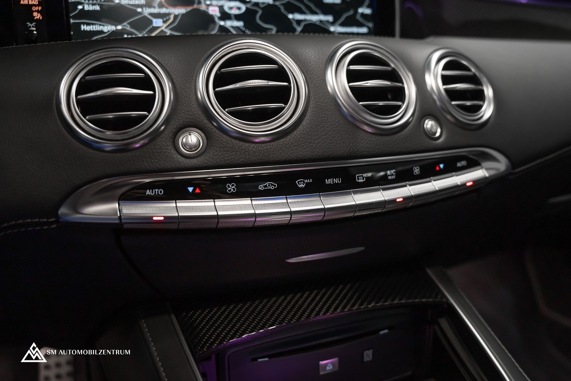 MERCEDES-BENZ S 63 V8 AMG Coupé / Sonderlackierung Designo / Panorama / Burmester-image-24