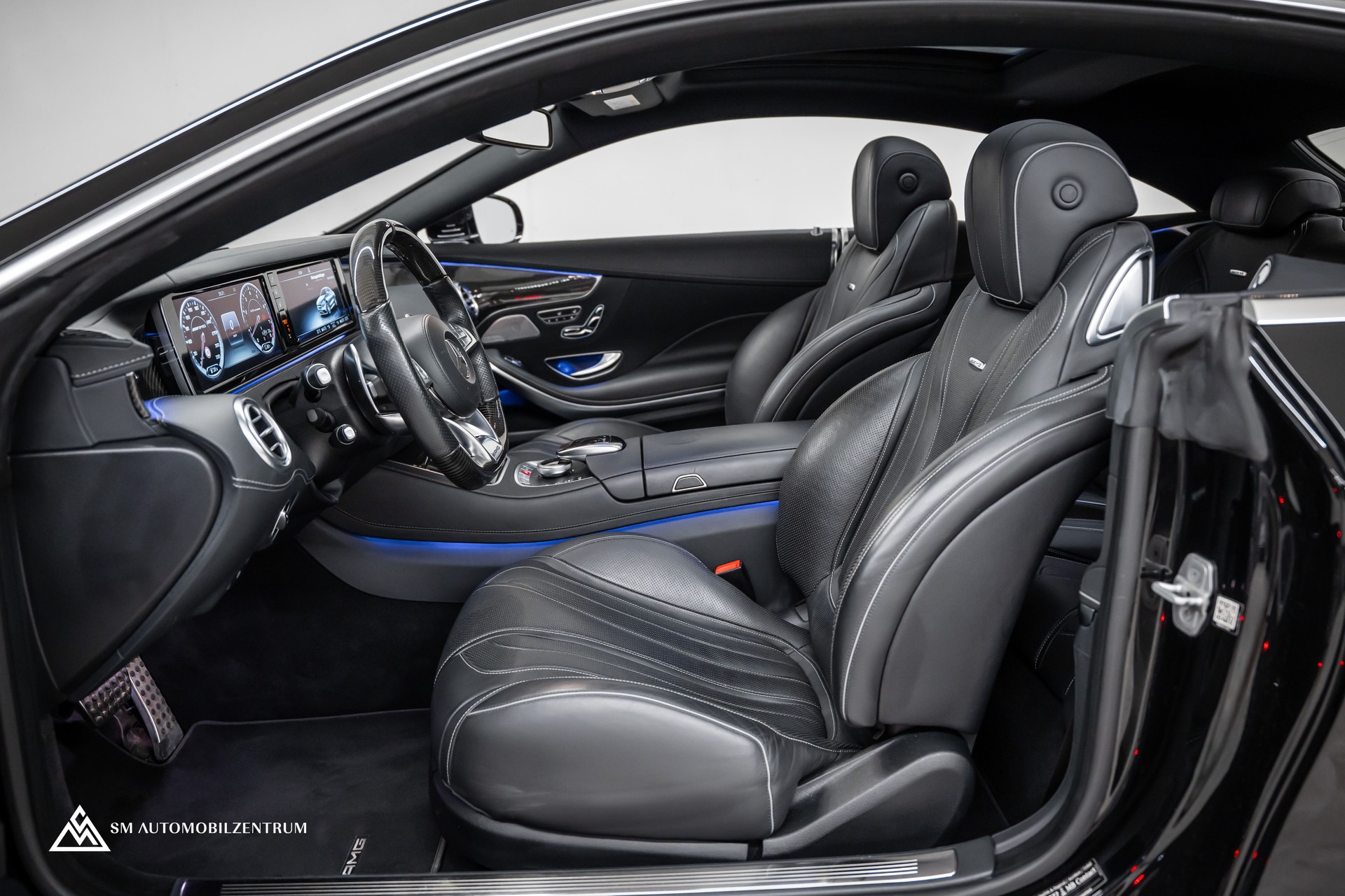 MERCEDES-BENZ S 63 V8 AMG Coupé / Sonderlackierung Designo / Panorama / Burmester-image-15