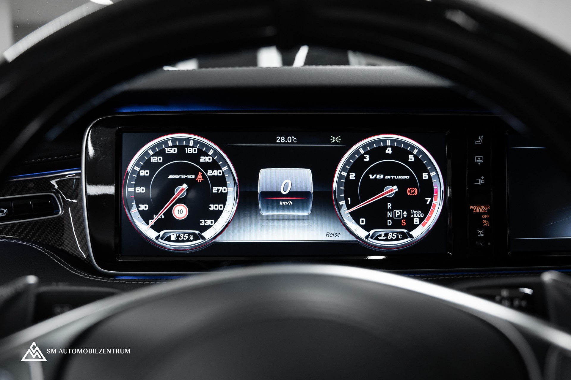 MERCEDES-BENZ S 63 V8 AMG Coupé / Sonderlackierung Designo / Panorama / Burmester-image-25