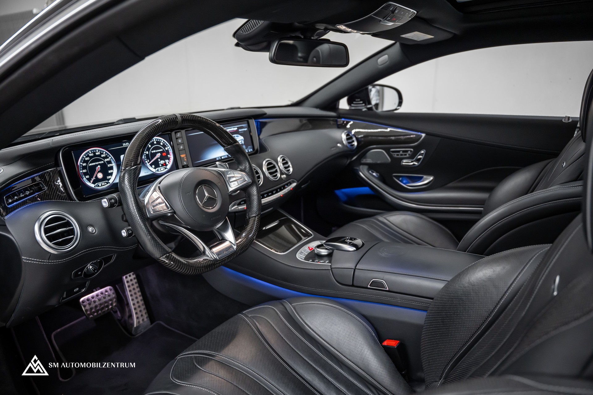 MERCEDES-BENZ S 63 V8 AMG Coupé / Sonderlackierung Designo / Panorama / Burmester-image-14