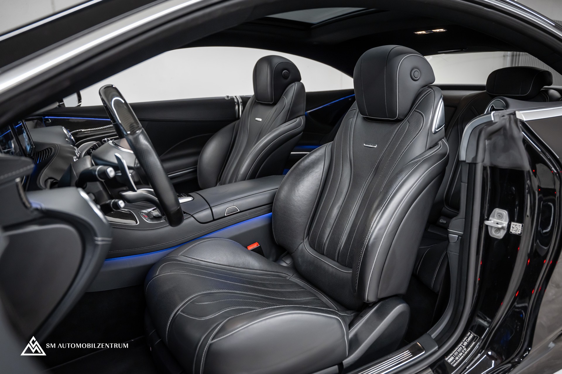 MERCEDES-BENZ S 63 V8 AMG Coupé / Sonderlackierung Designo / Panorama / Burmester-image-16