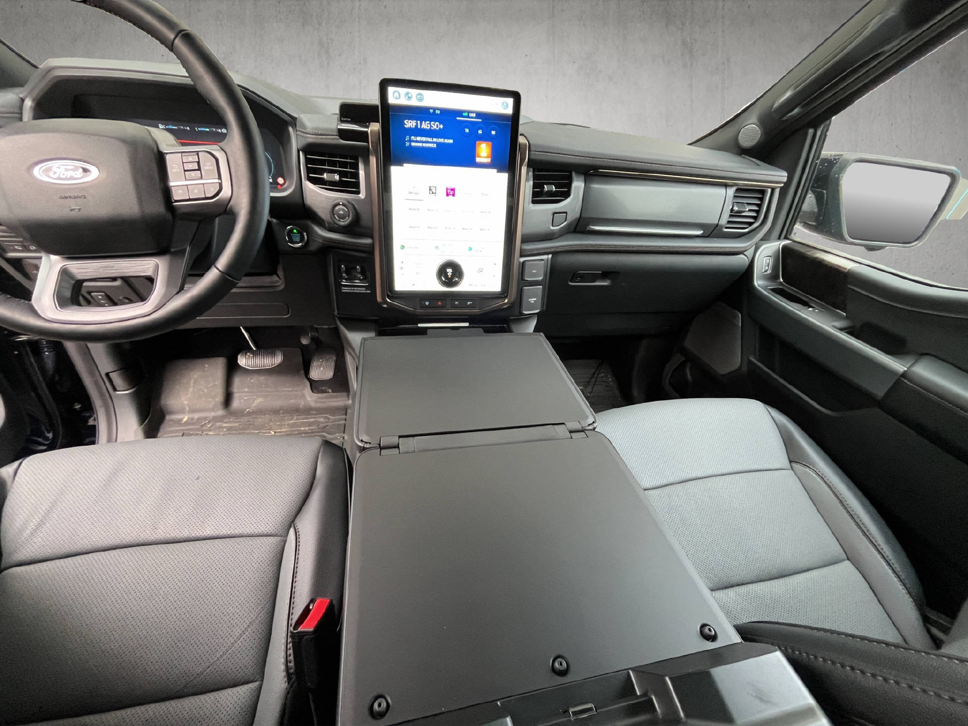 FORD F-150 Lightning DKab.Pick-up 98 kWh Lariat Launch Edition-image-21