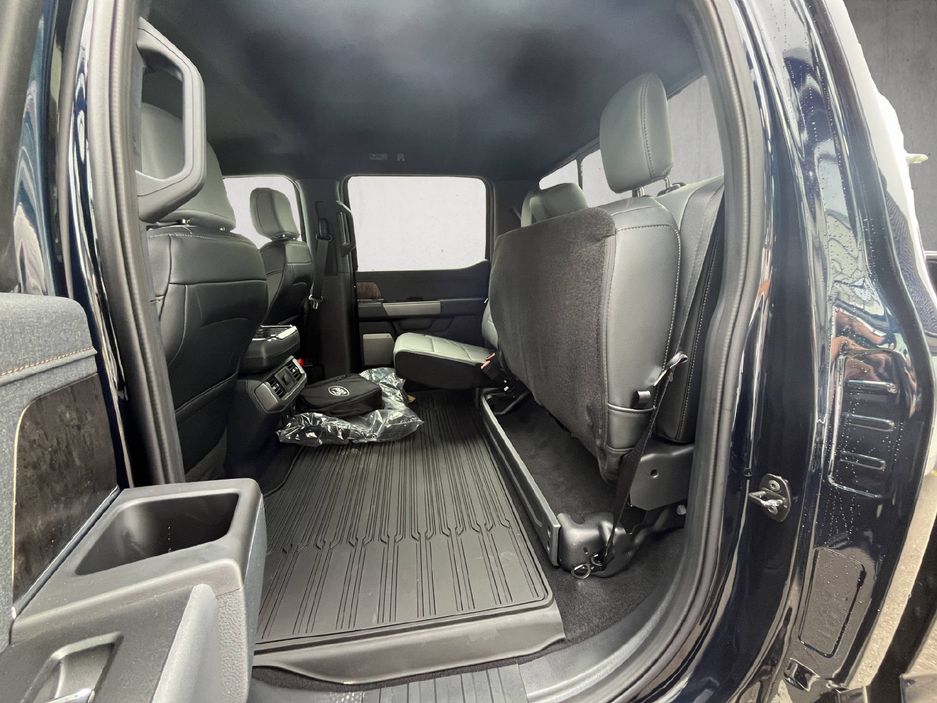 FORD F-150 Lightning DKab.Pick-up 98 kWh Lariat Launch Edition-image-20