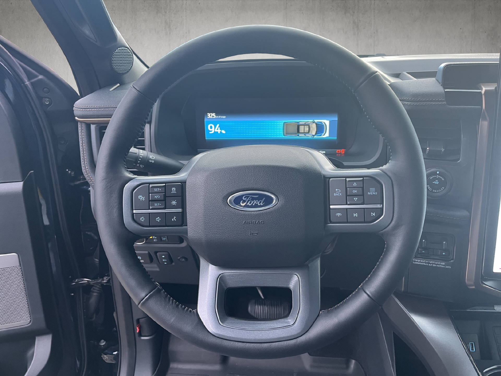 FORD F-150 Lightning DKab.Pick-up 98 kWh Lariat Launch Edition-image-10