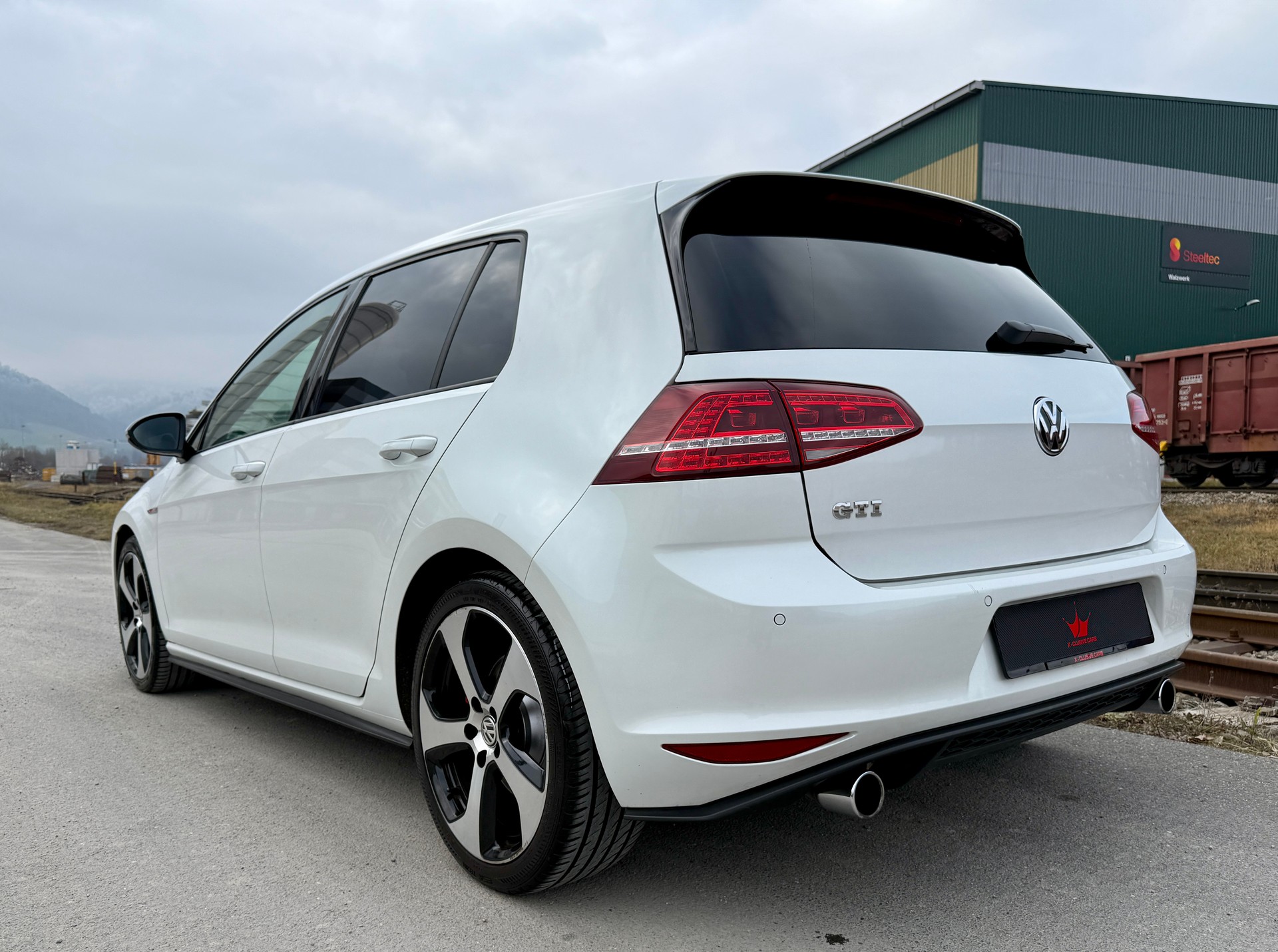 VW Golf 2.0 TSI GTI-image-3