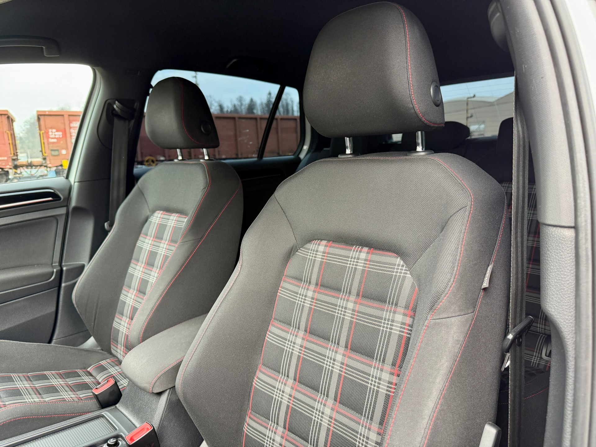 VW Golf 2.0 TSI GTI-image-6