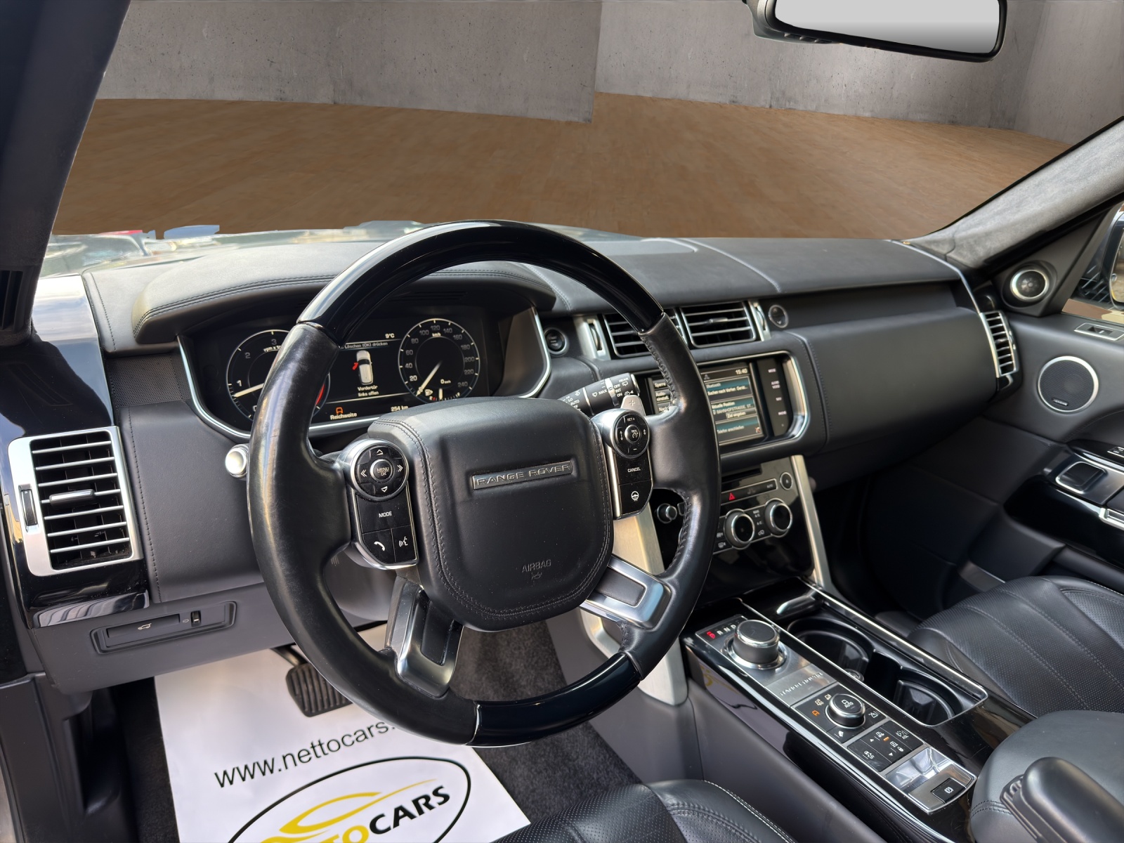 LAND ROVER Range Rover 4.4 SDV8 Vogue Automatic-image-8