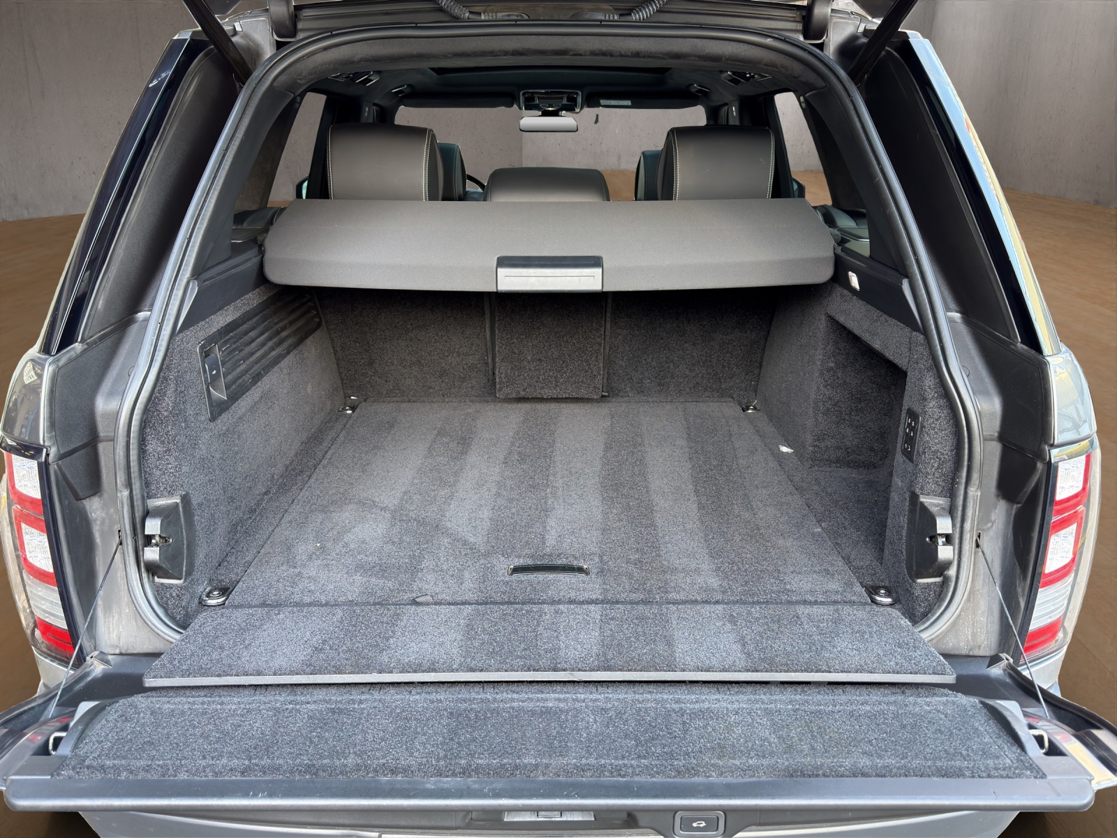LAND ROVER Range Rover 4.4 SDV8 Vogue Automatic-image-21
