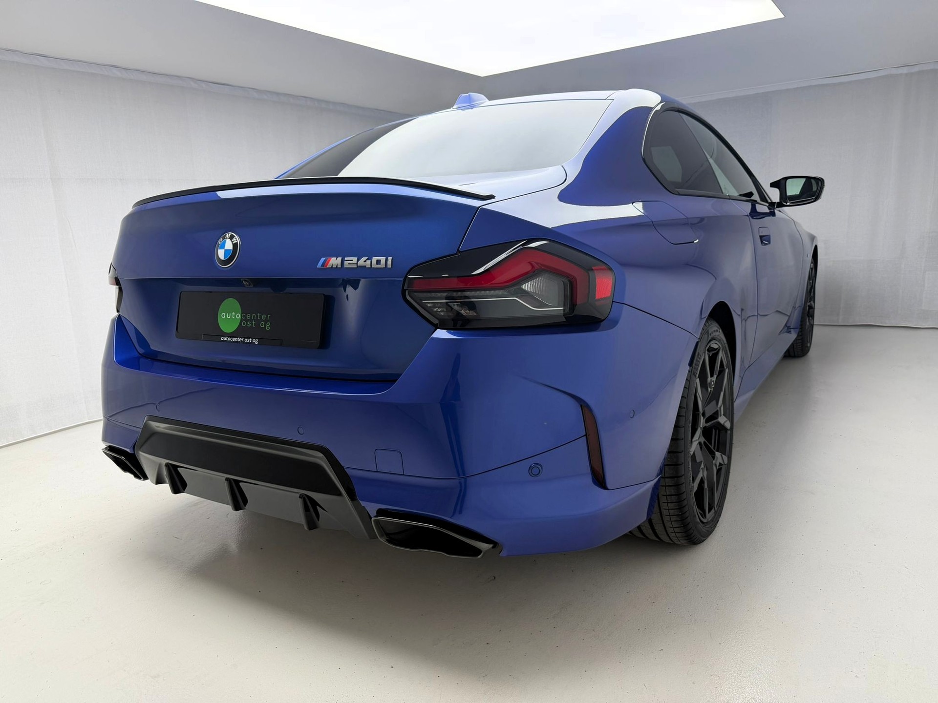BMW M240i xDrive M Sport Pro Steptronic-showroom-element-2