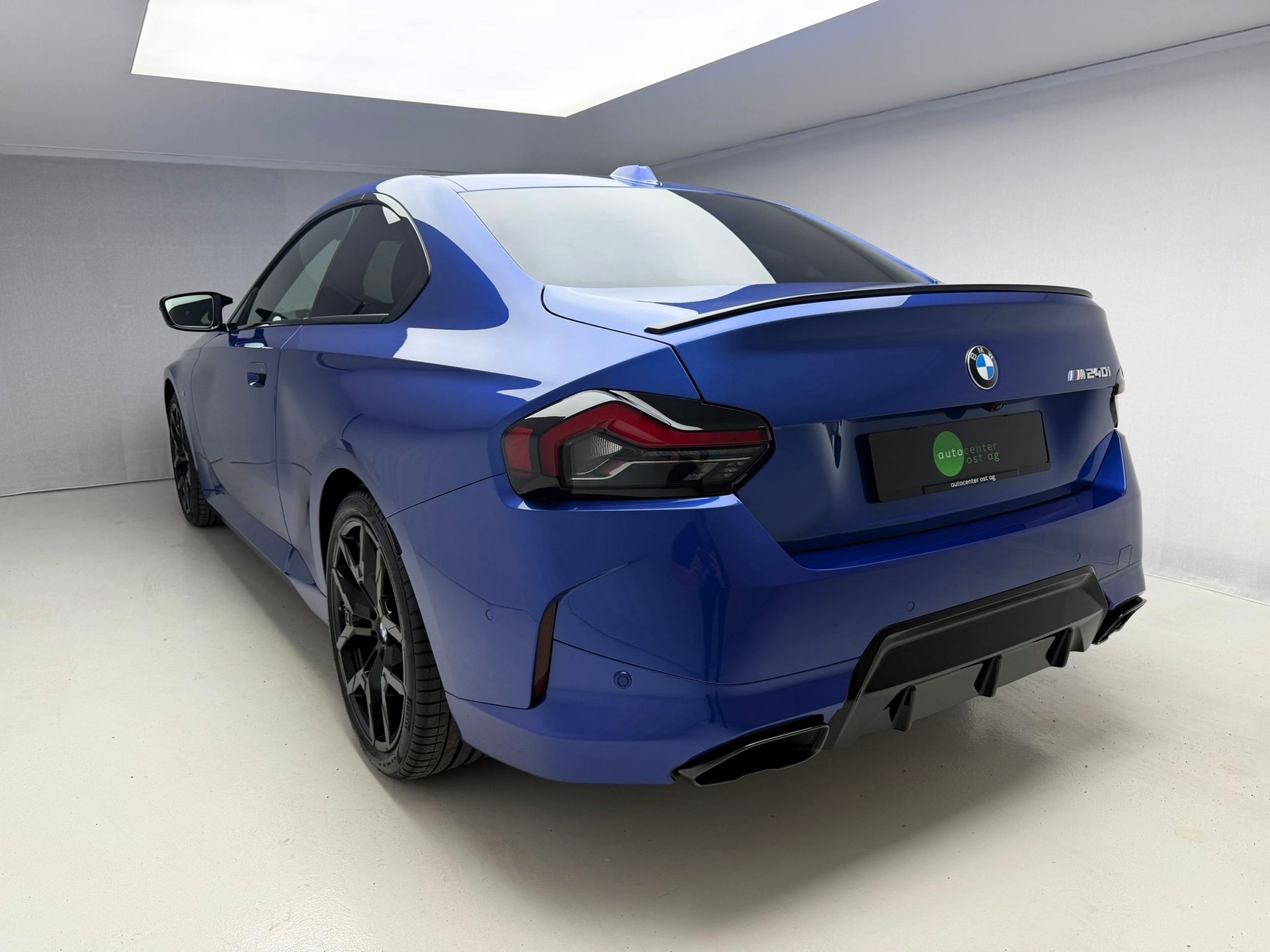 BMW M240i xDrive M Sport Pro Steptronic-showroom-element-3