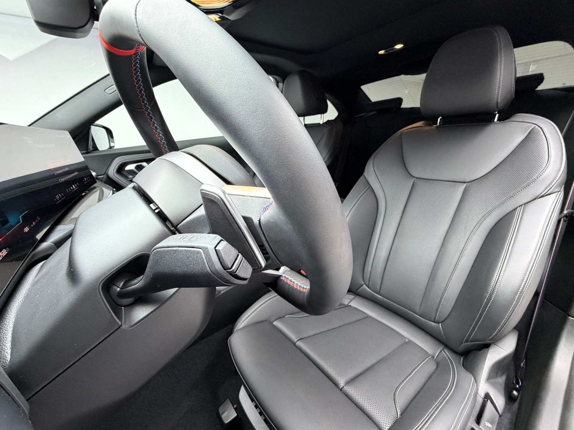 BMW M240i xDrive M Sport Pro Steptronic-image-17