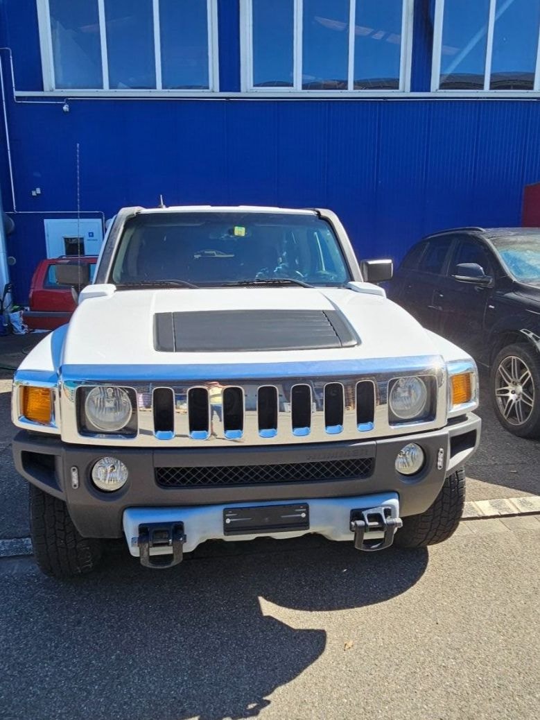 HUMMER H3 3.7 Standard Automatic-showroom-element-2