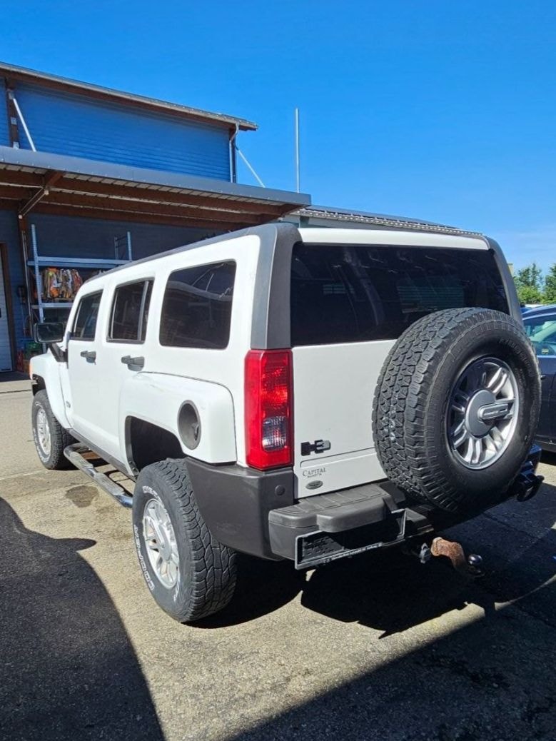 HUMMER H3 3.7 Standard Automatic-showroom-element-3