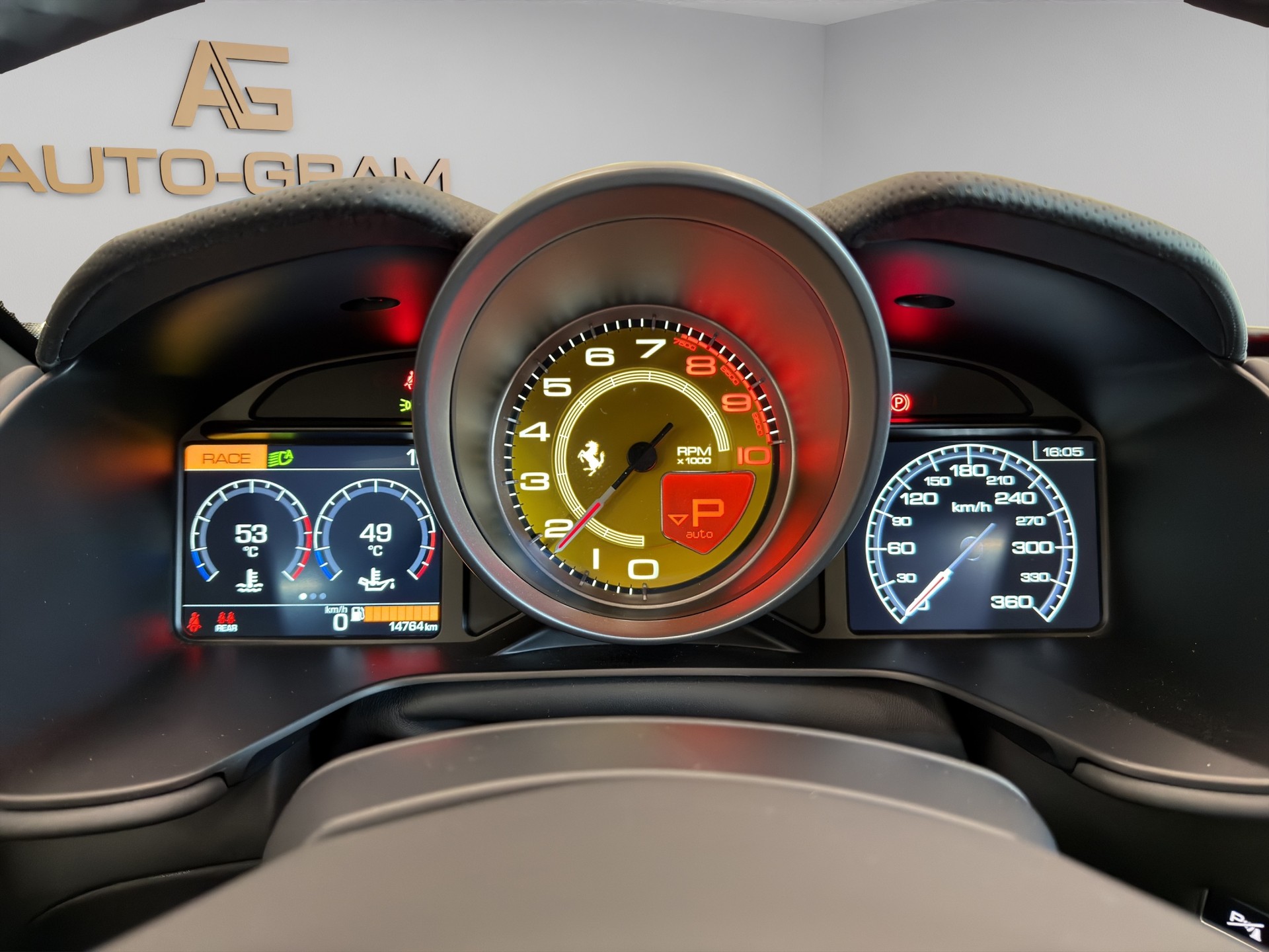 FERRARI Portofino M-image-18