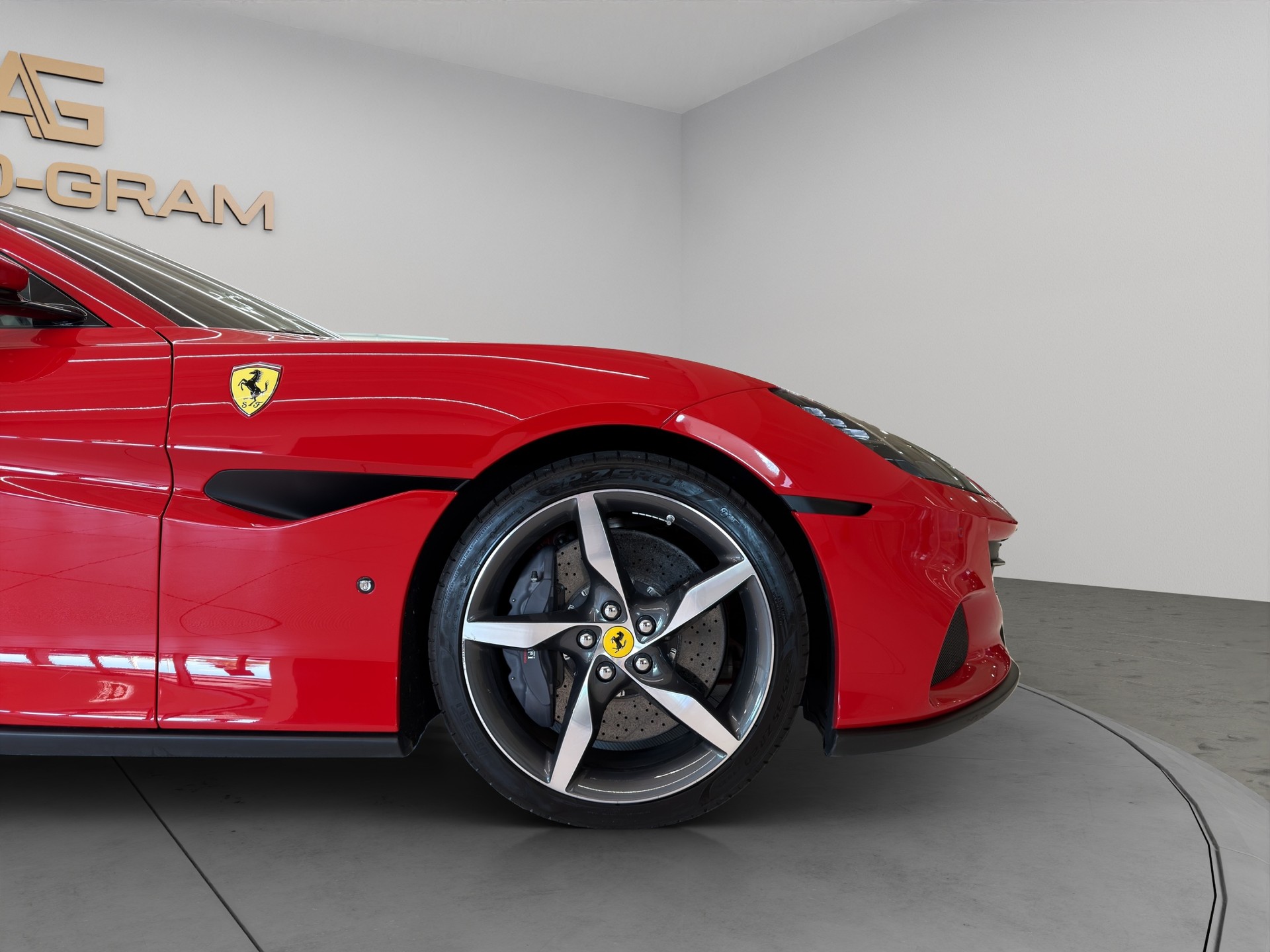 FERRARI Portofino M-image-8