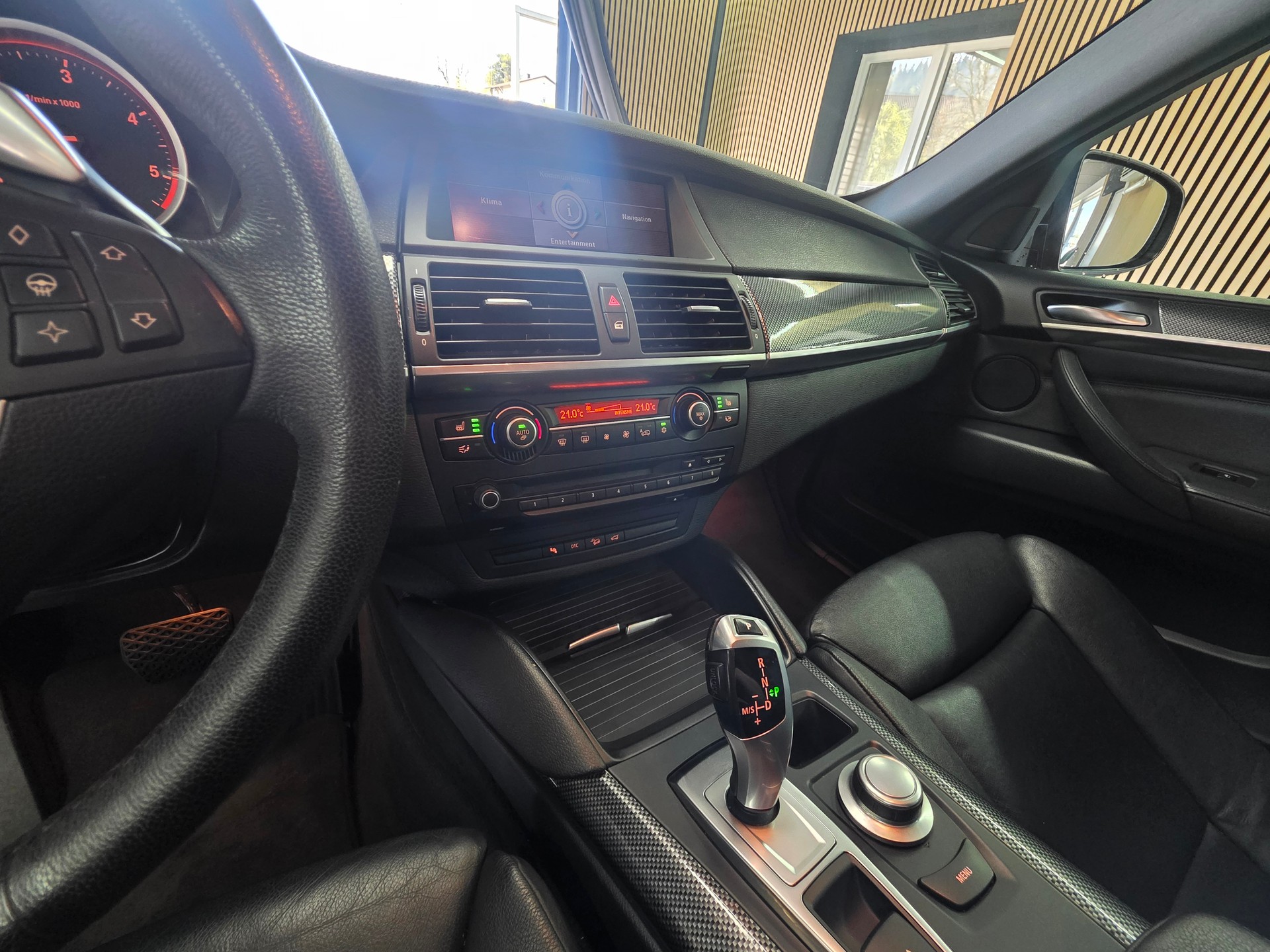 BMW X6 xDrive 35d Steptronic M-Sport Grau Satin Matt-image-13