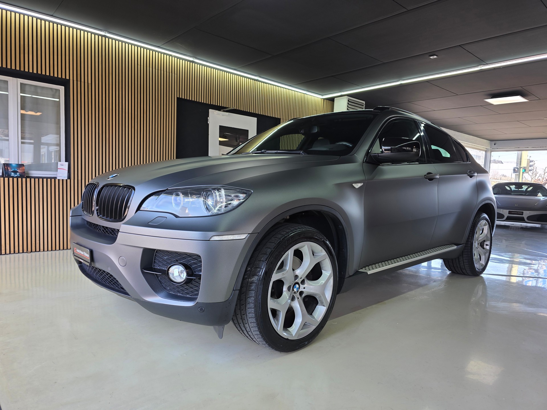 BMW X6 xDrive 35d Steptronic M-Sport Grau Satin Matt-showroom-element-2