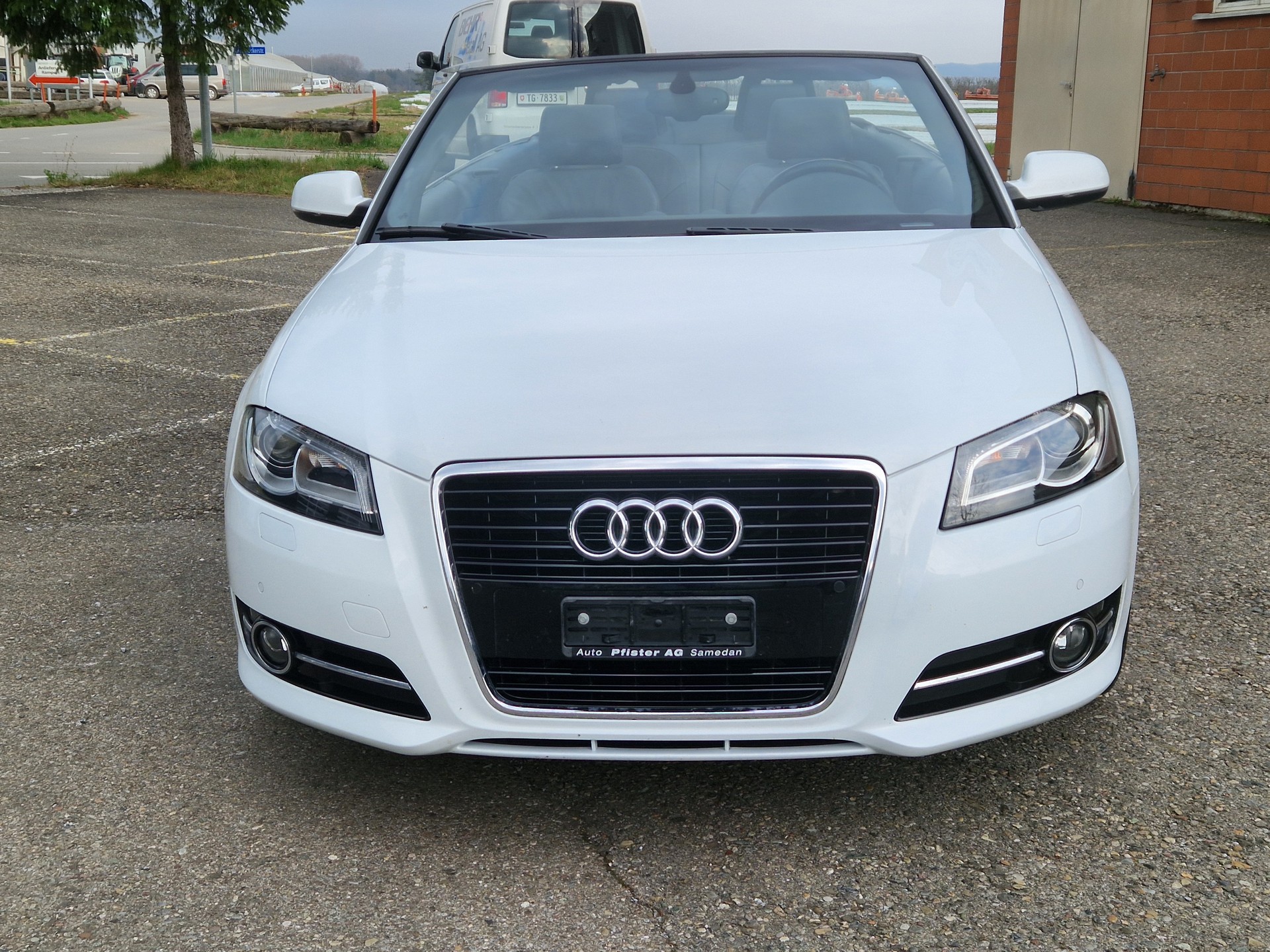 AUDI A3 Cabriolet 1.4 TFSI Attraction-image-4