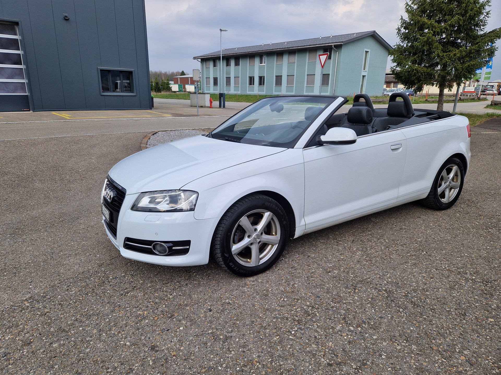 AUDI A3 Cabriolet 1.4 TFSI Attraction-image-1