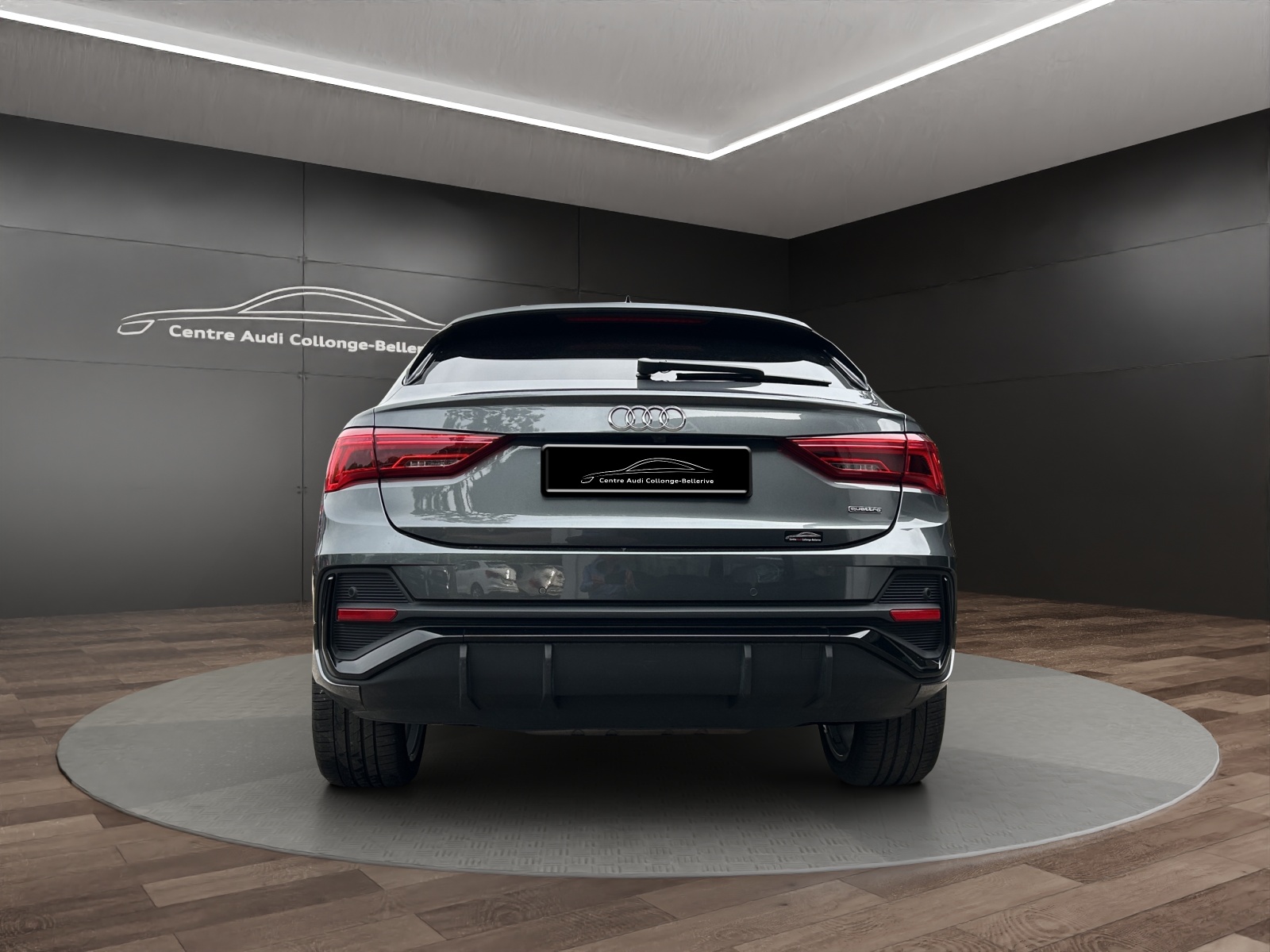 AUDI Q3 Sportback 45 TFSI S line quattro S-tronic-image-4