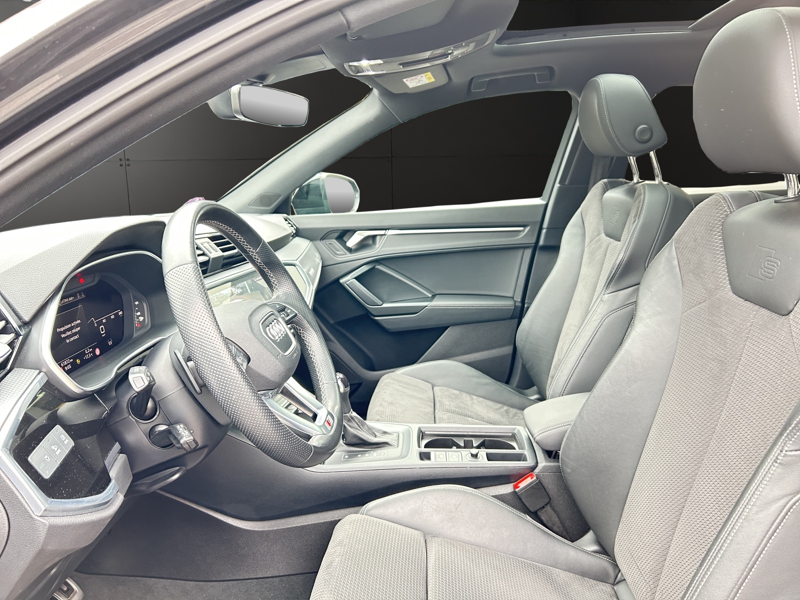 AUDI Q3 Sportback 45 TFSI S line quattro S-tronic-image-8