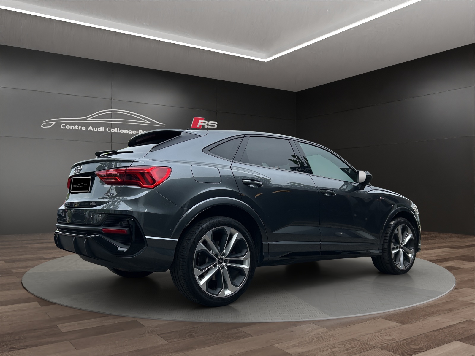 AUDI Q3 Sportback 45 TFSI S line quattro S-tronic-image-5