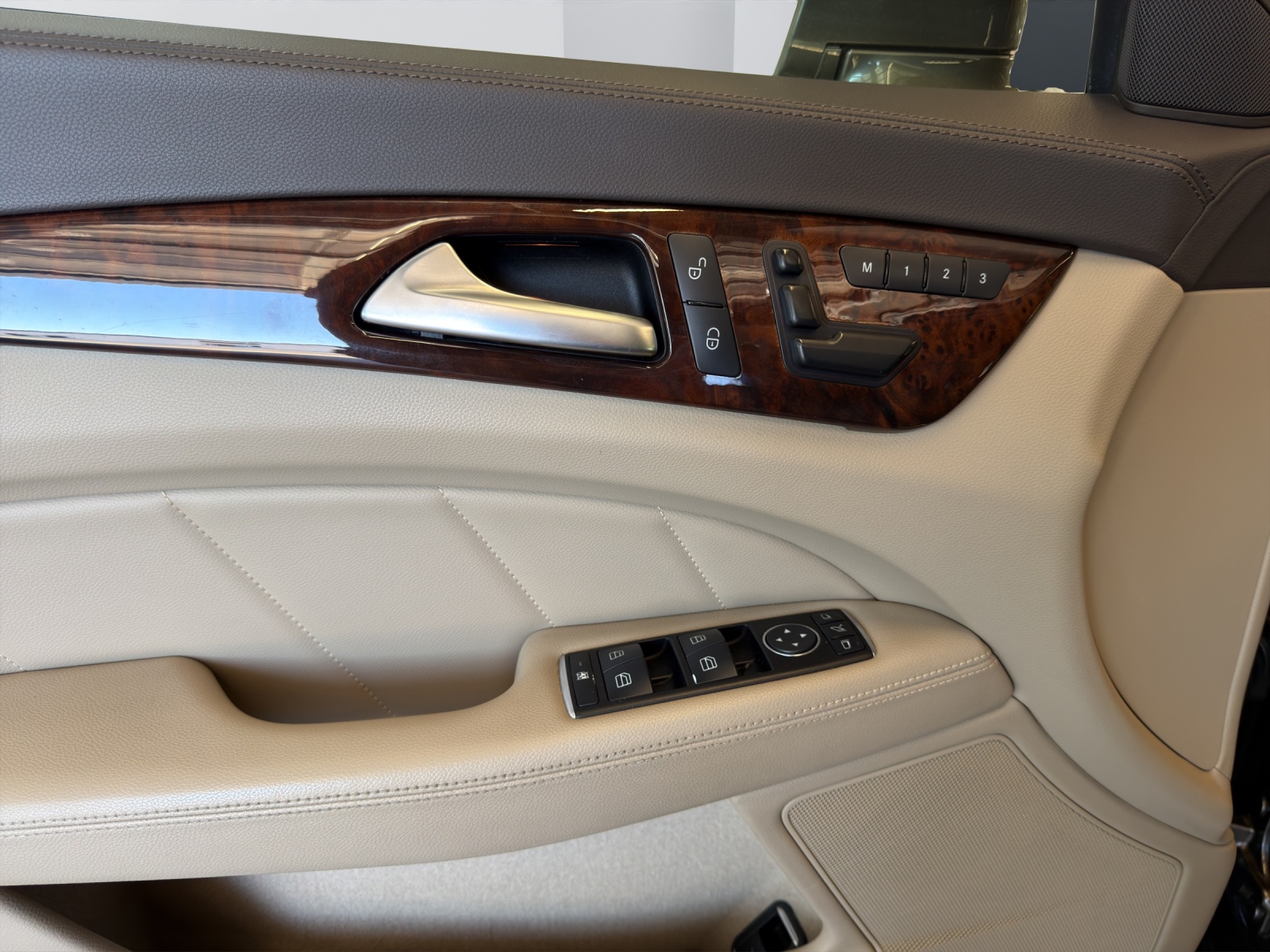 MERCEDES-BENZ CLS Shooting Brake 350 CDI 4Matic 7G-Tronic-image-12