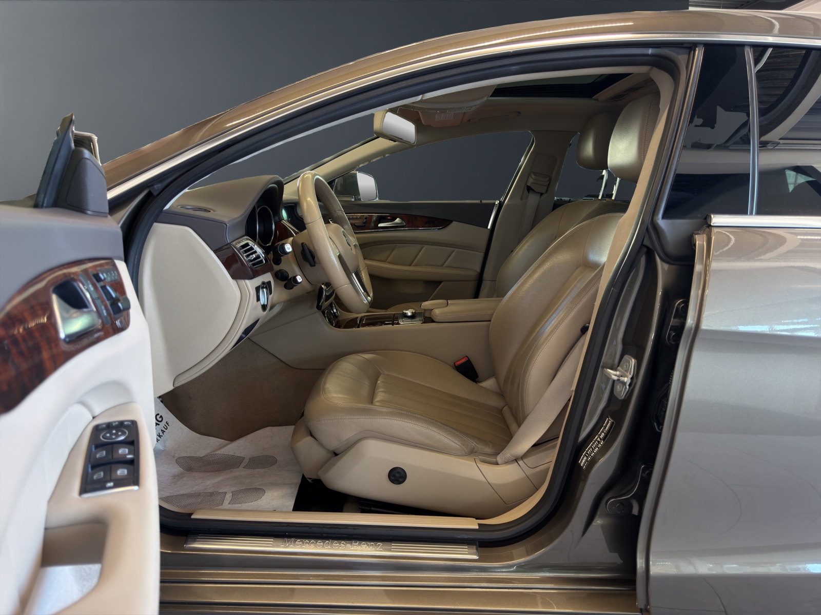 MERCEDES-BENZ CLS Shooting Brake 350 CDI 4Matic 7G-Tronic-image-17