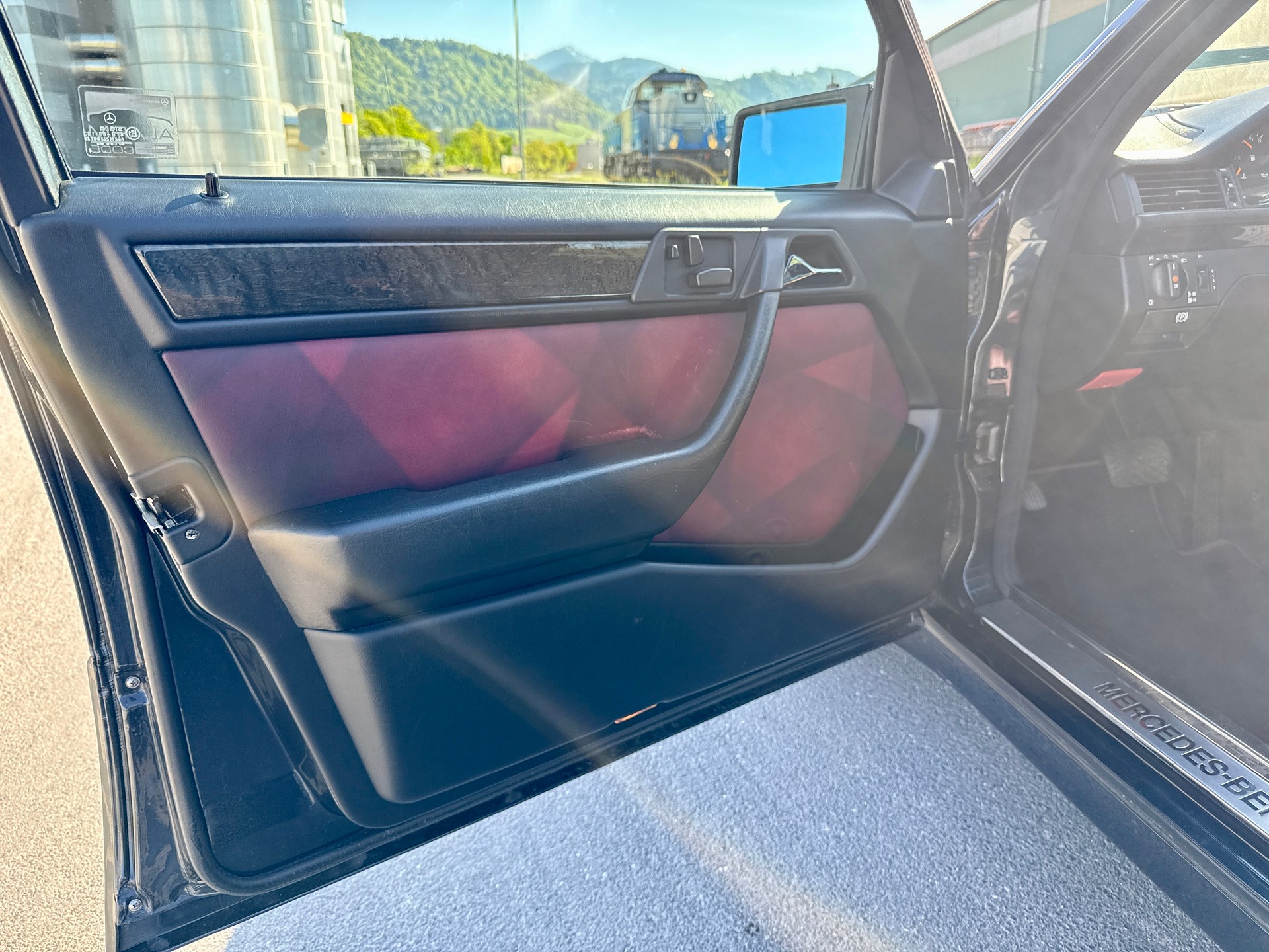 MERCEDES-BENZ E 500 Limited Automatic-image-8