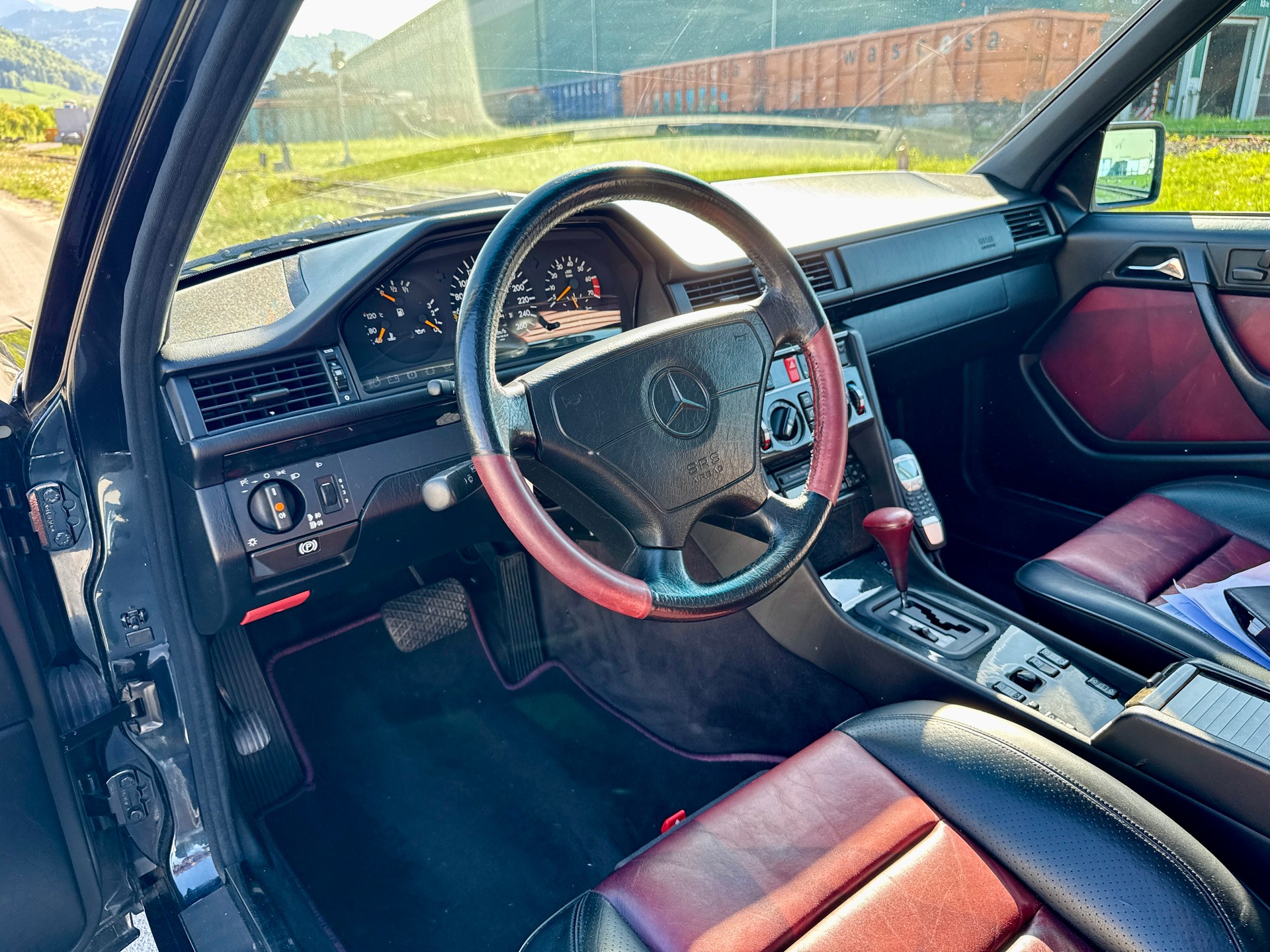 MERCEDES-BENZ E 500 Limited Automatic-image-5