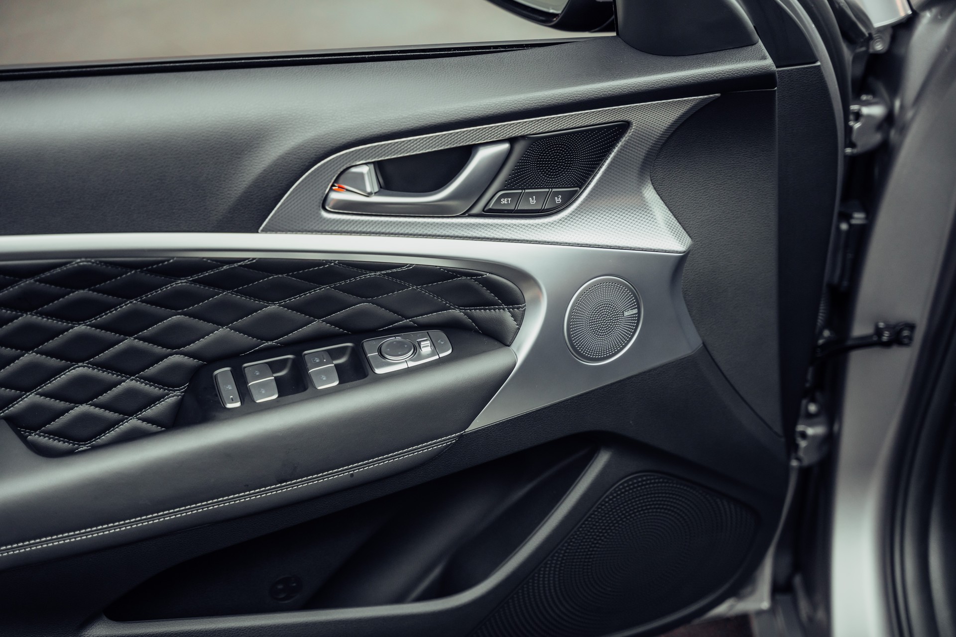 GENESIS G70 Shooting Brake 2.2 CRDI Sport AT8 AWD-image-11