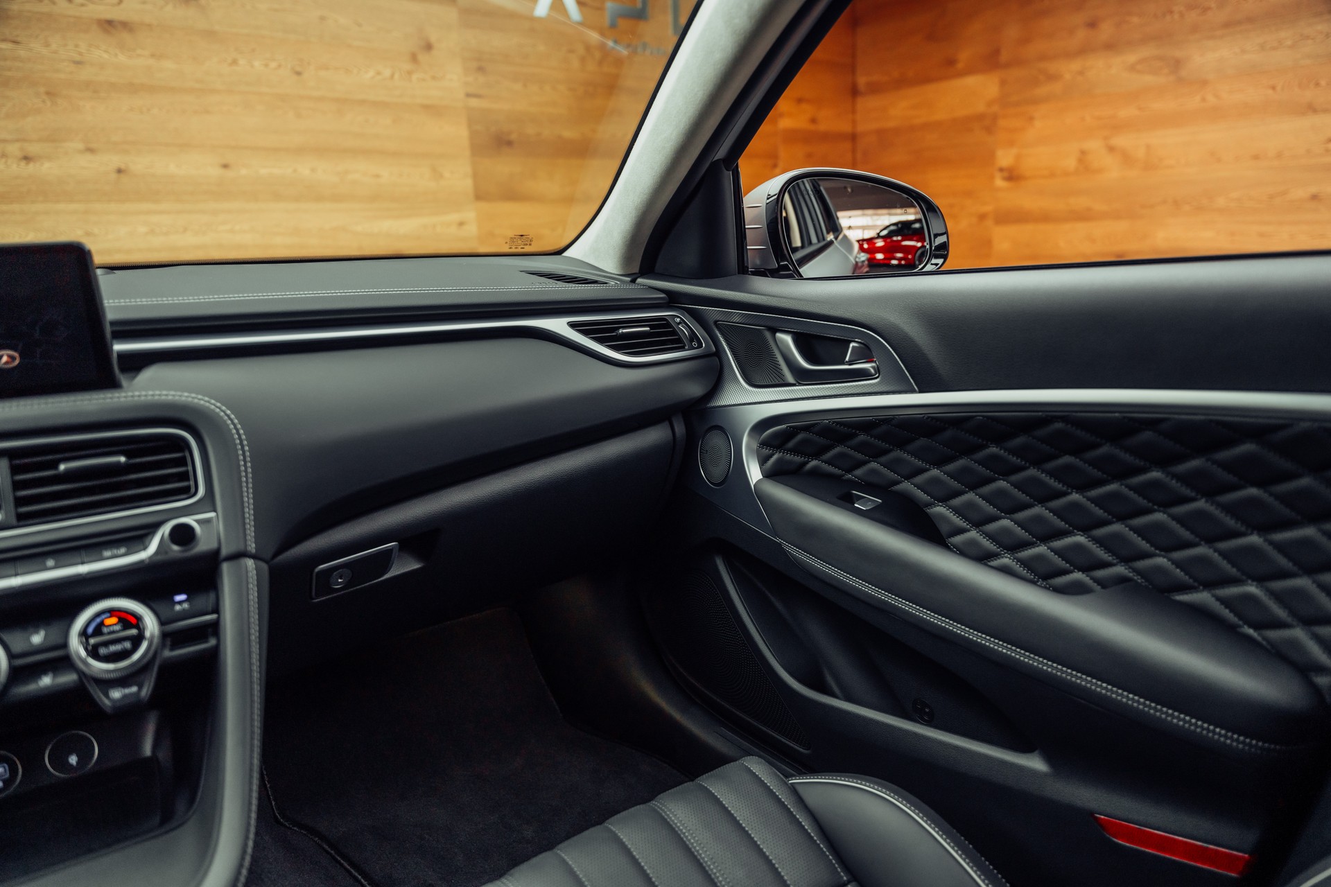 GENESIS G70 Shooting Brake 2.2 CRDI Sport AT8 AWD-image-10