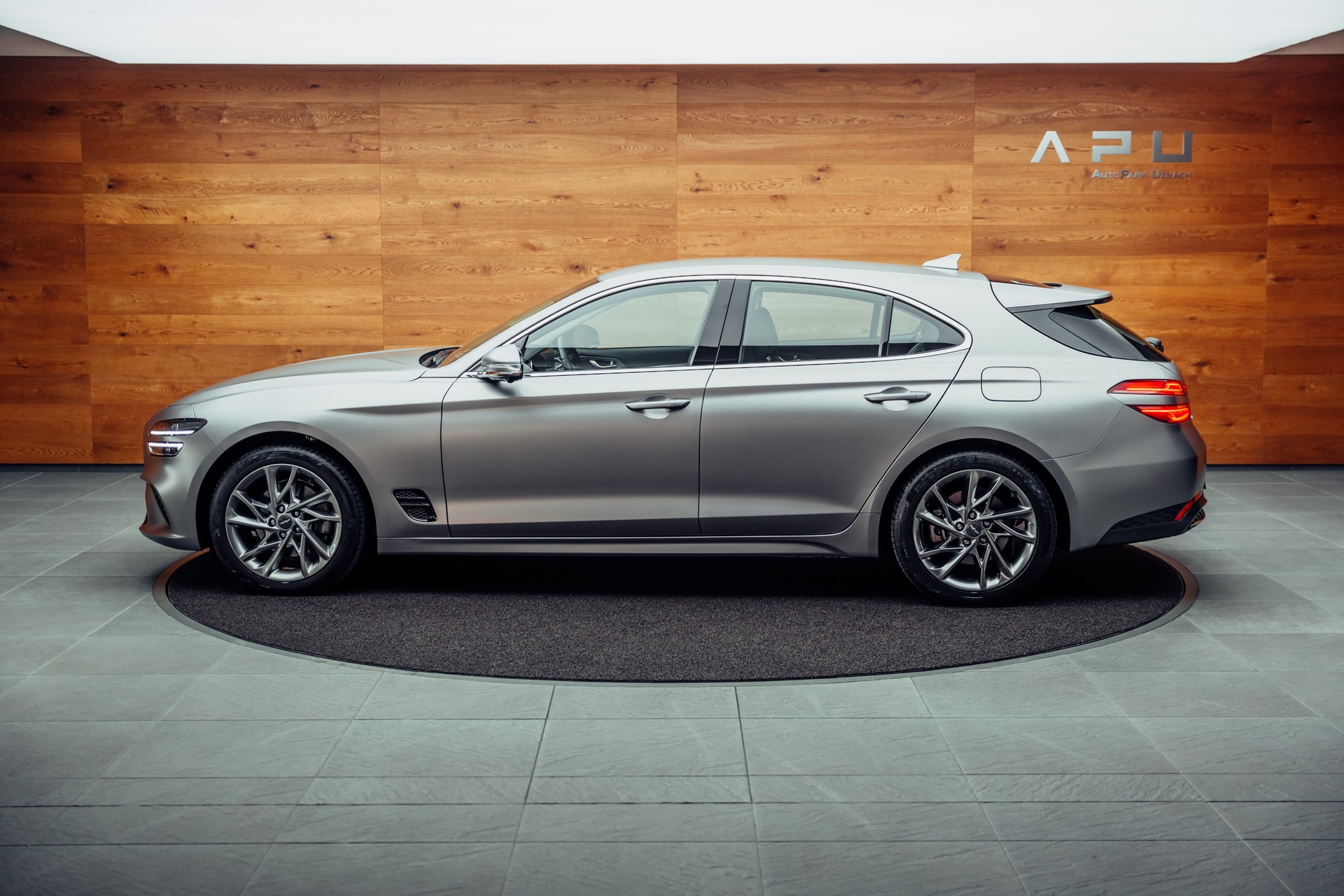 GENESIS G70 Shooting Brake 2.2 CRDI Sport AT8 AWD-image-9