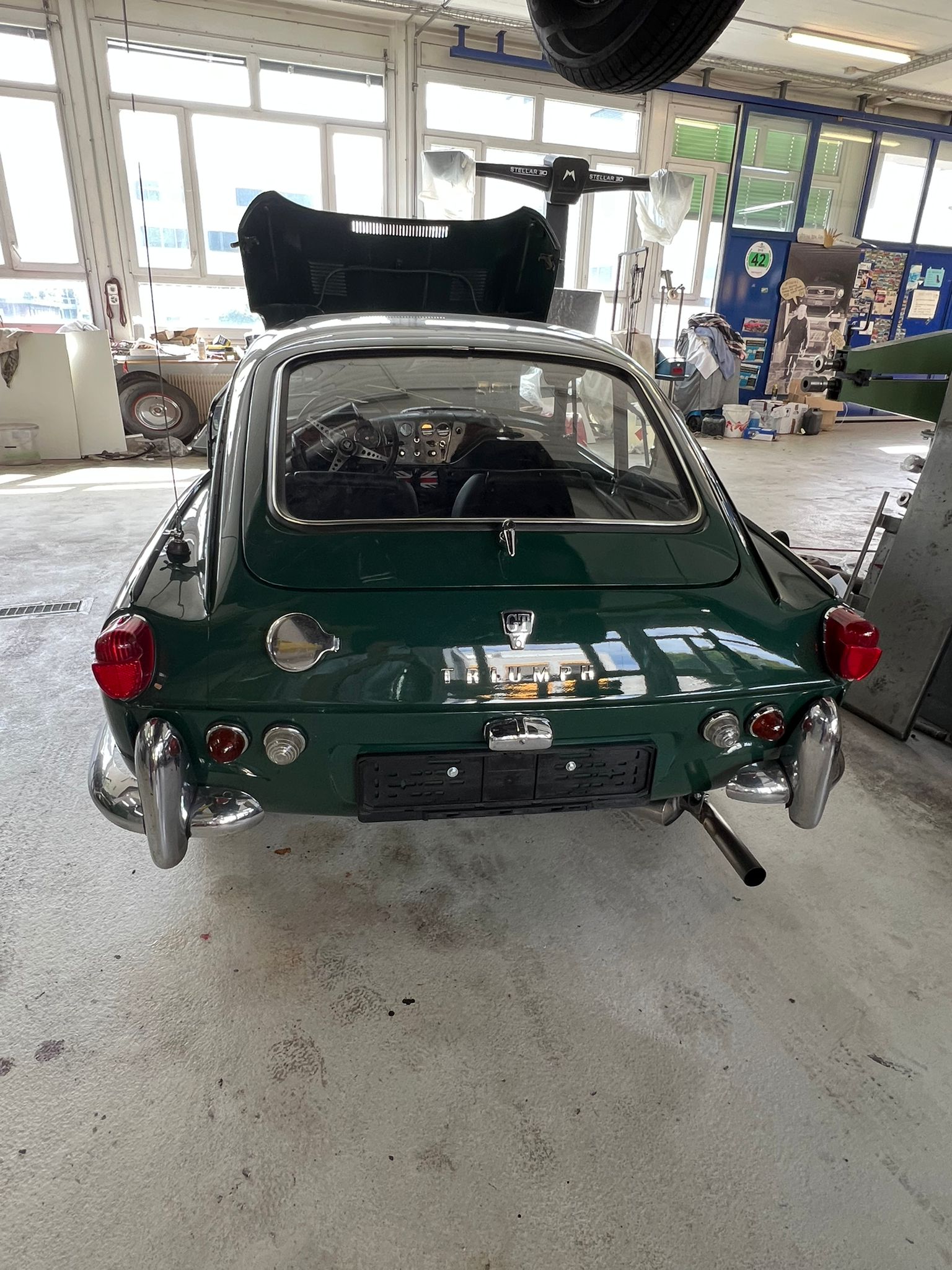 TRIUMPH GT6-image-4