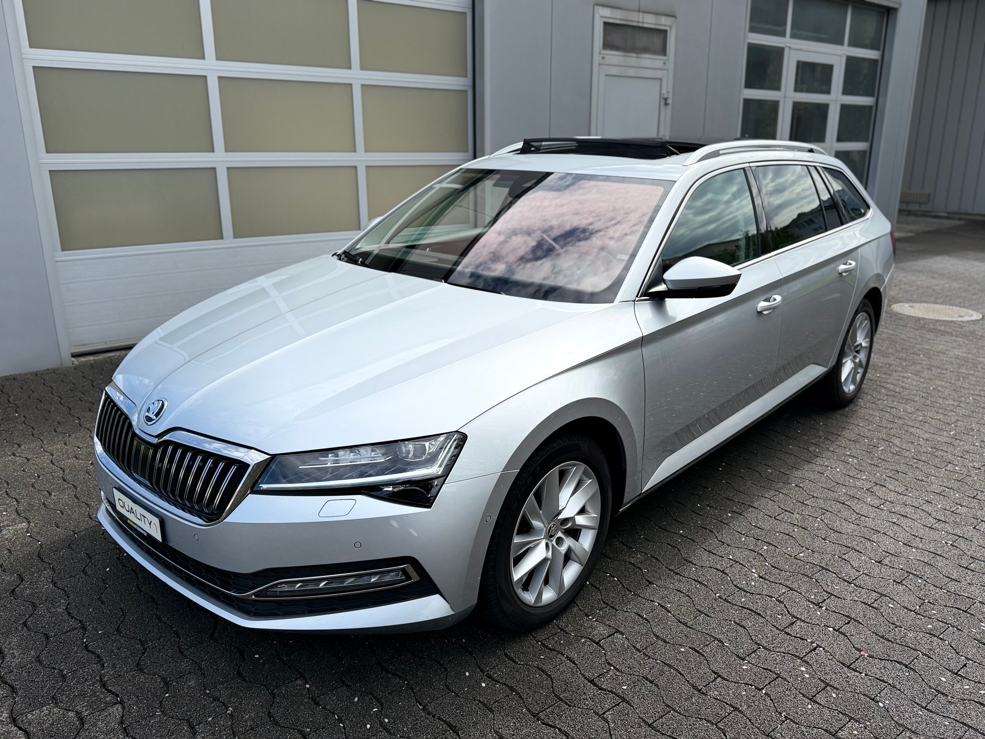 SKODA Superb Combi 2.0 TDi Style 4x4 DSG-showroom-element-3