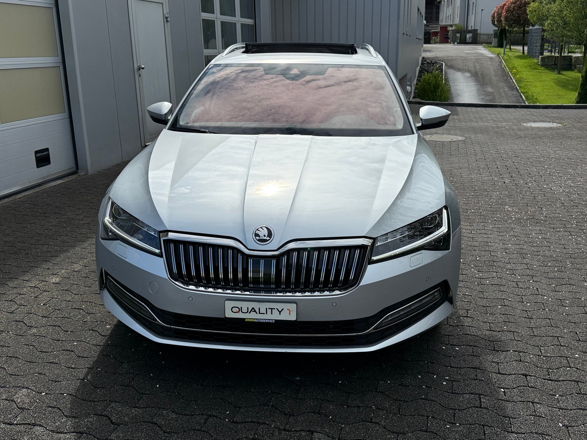 SKODA Superb Combi 2.0 TDi Style 4x4 DSG-image-8