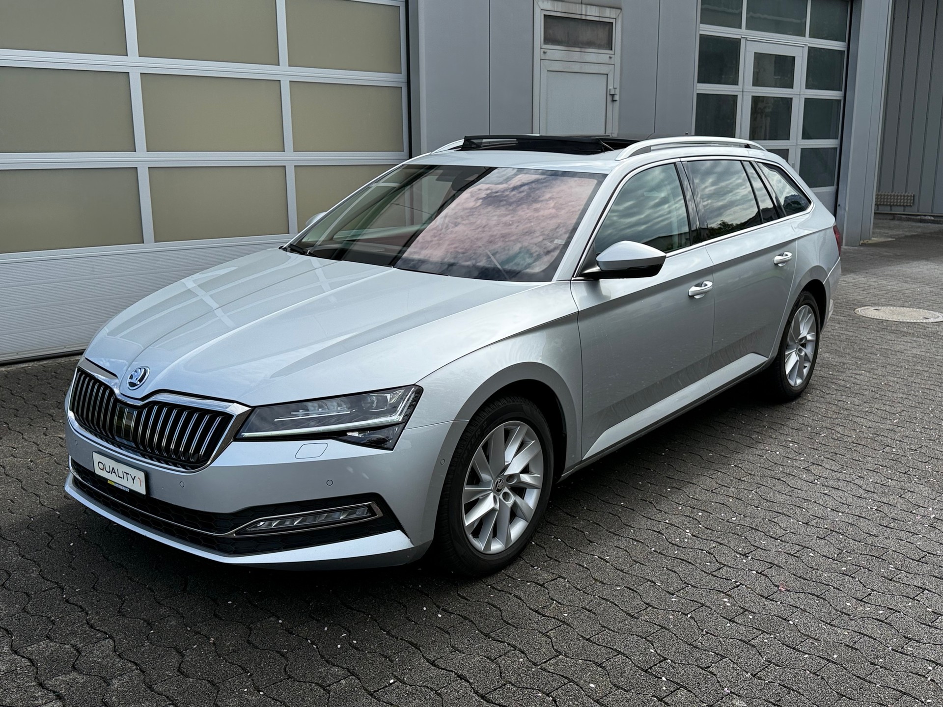 SKODA Superb Combi 2.0 TDi Style 4x4 DSG-image-7