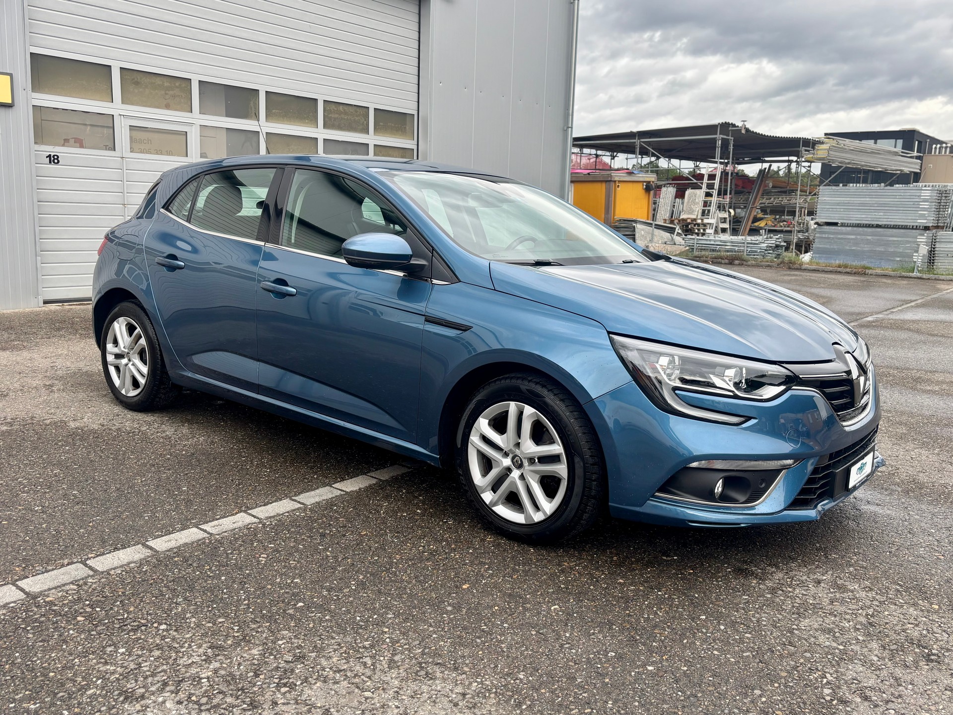 RENAULT Mégane 1.2 16V Turbo Zen EDC-showroom-element-2