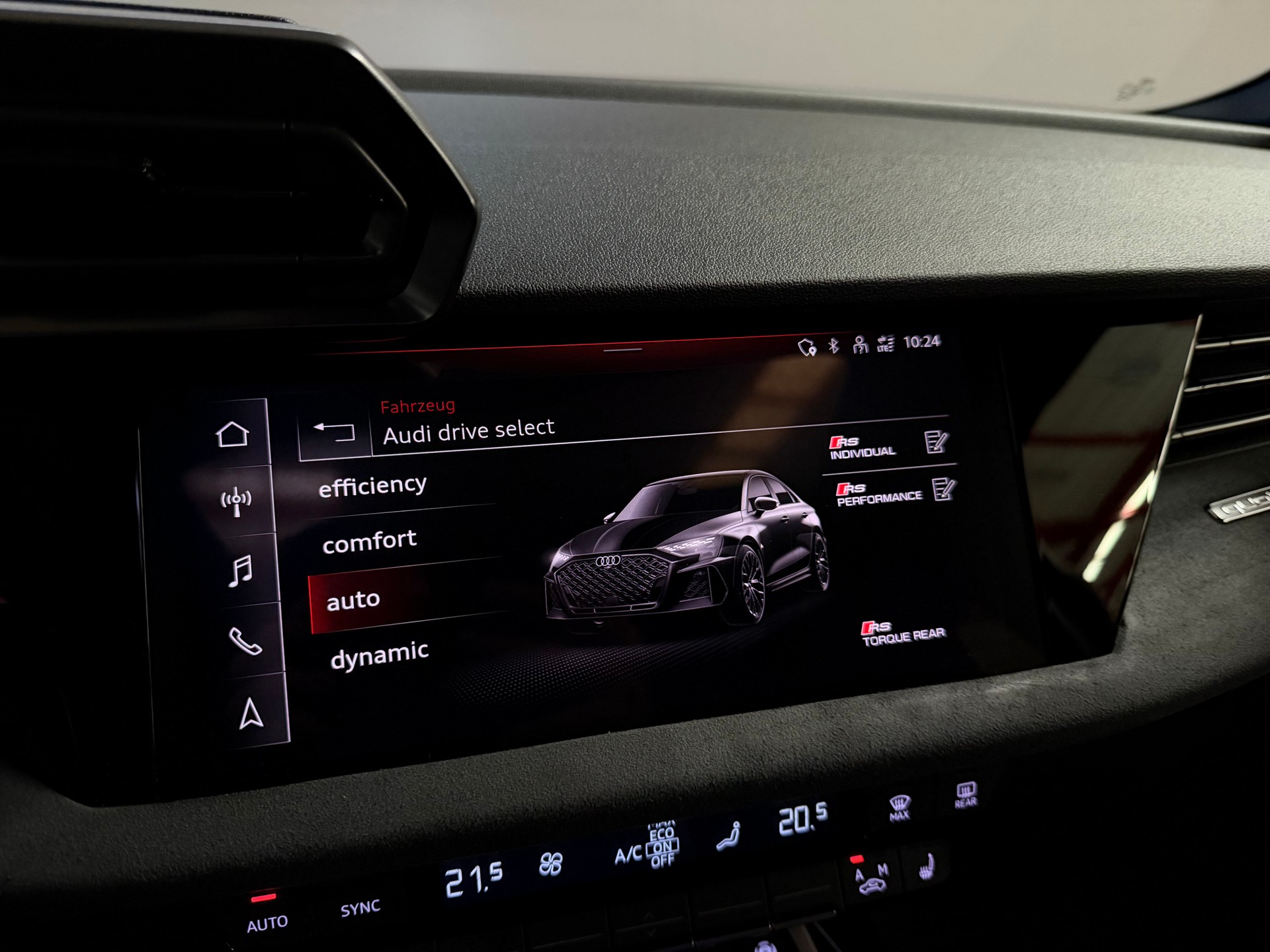 AUDI RS3 Limousine 2.5 TSI quattro S-tronic-image-31