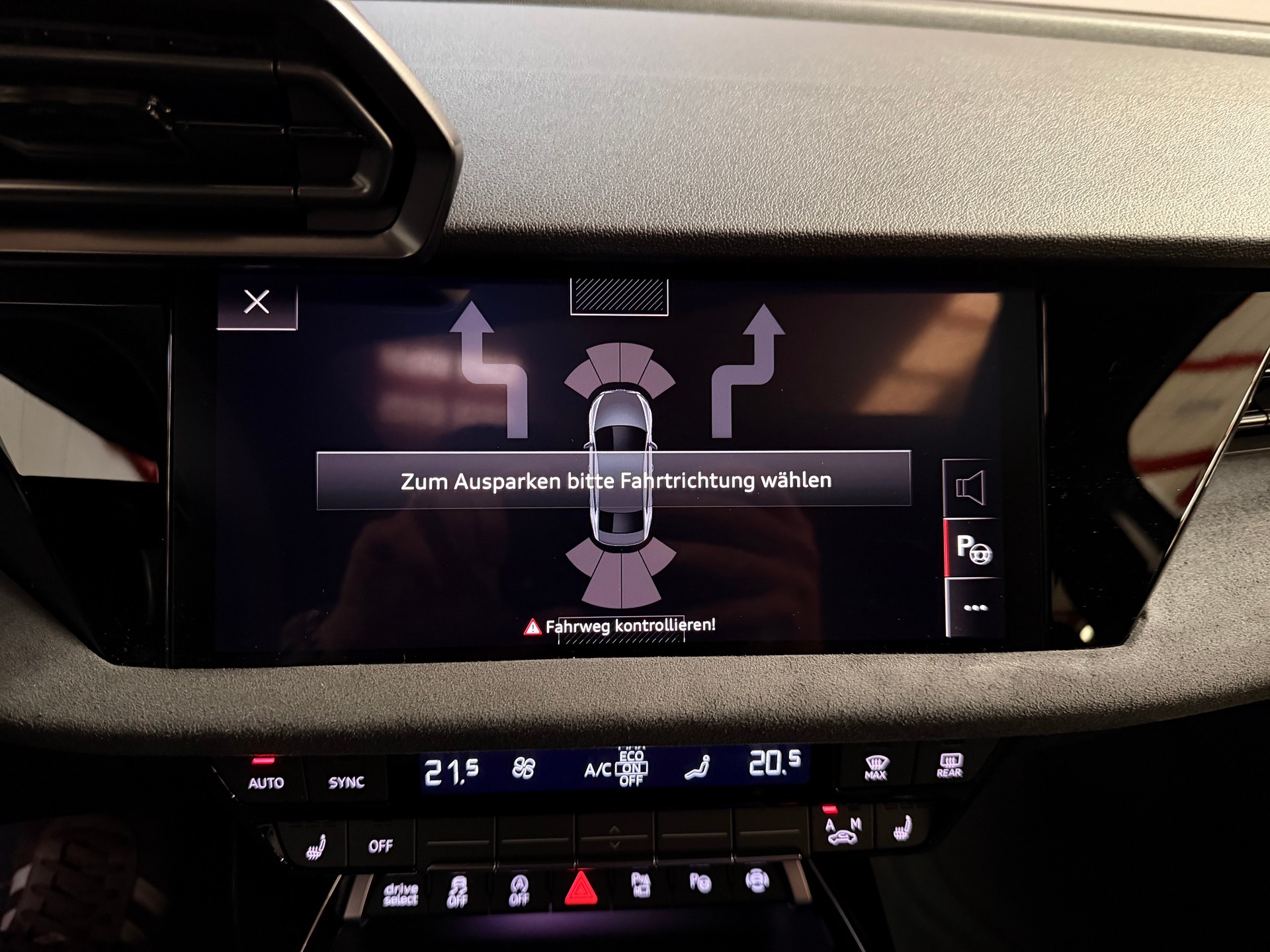 AUDI RS3 Limousine 2.5 TSI quattro S-tronic-image-30