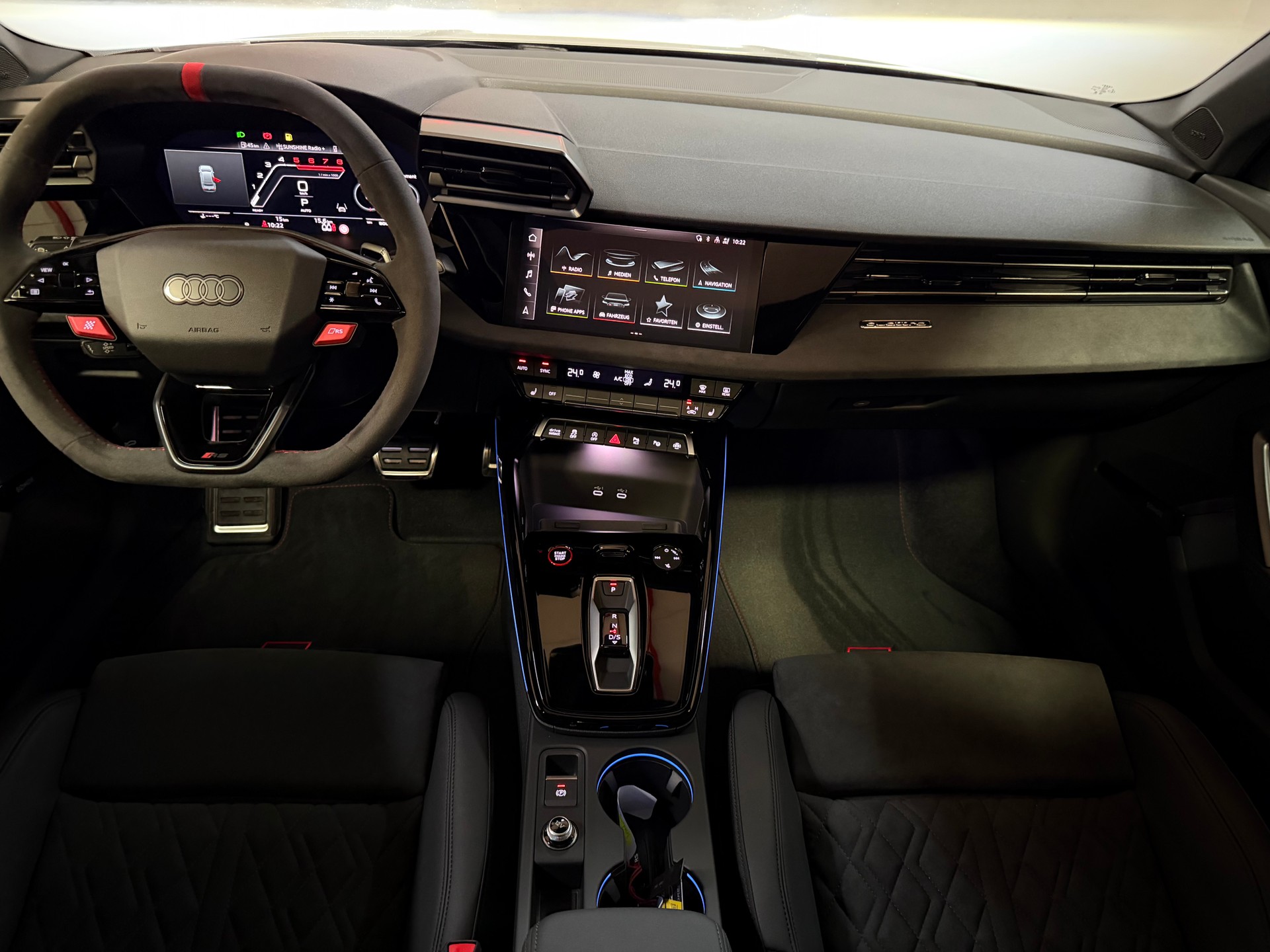AUDI RS3 Limousine 2.5 TSI quattro S-tronic-image-19