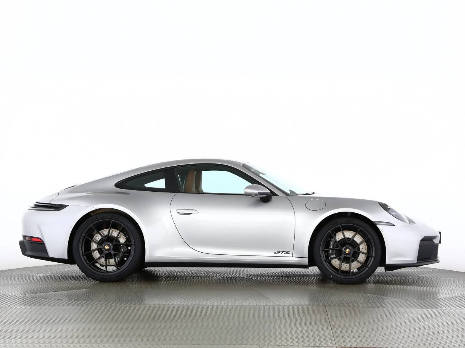 PORSCHE 911 Carrera GTS-showroom-element-1